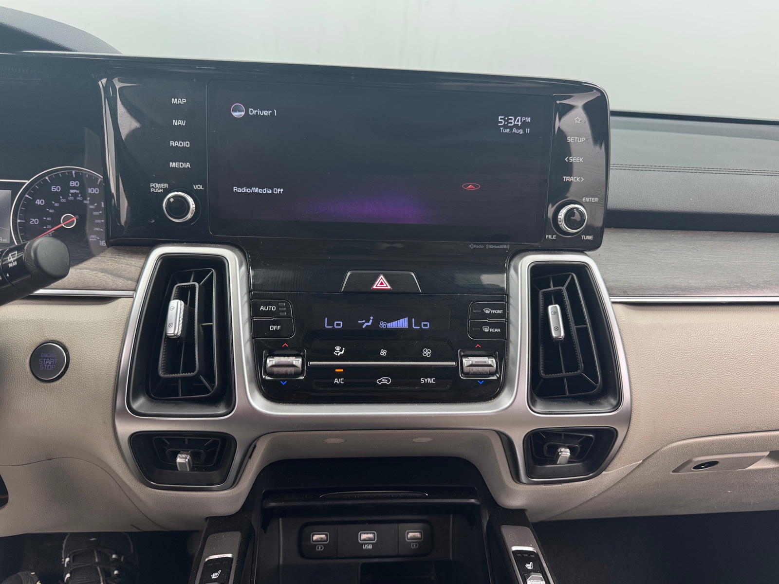 Thumbnail: 2022 Kia Sorento - 3