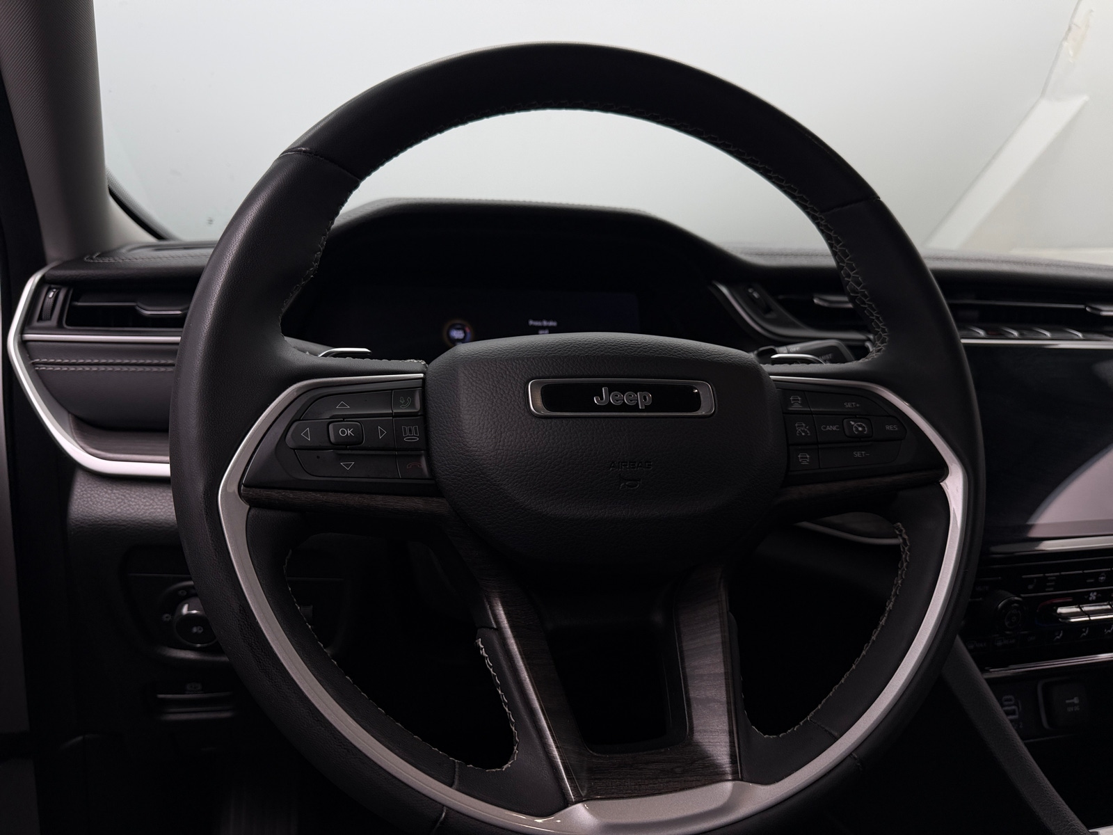Thumbnail: 2023 Jeep Grand Cherokee - 4