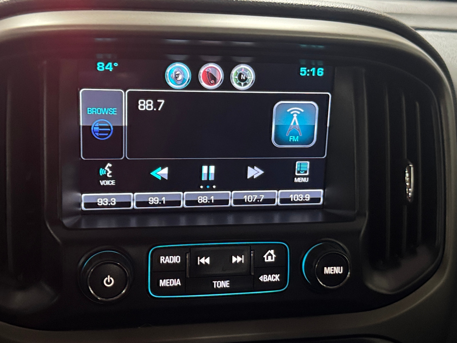 Thumbnail: 2015 Chevrolet Colorado - 3