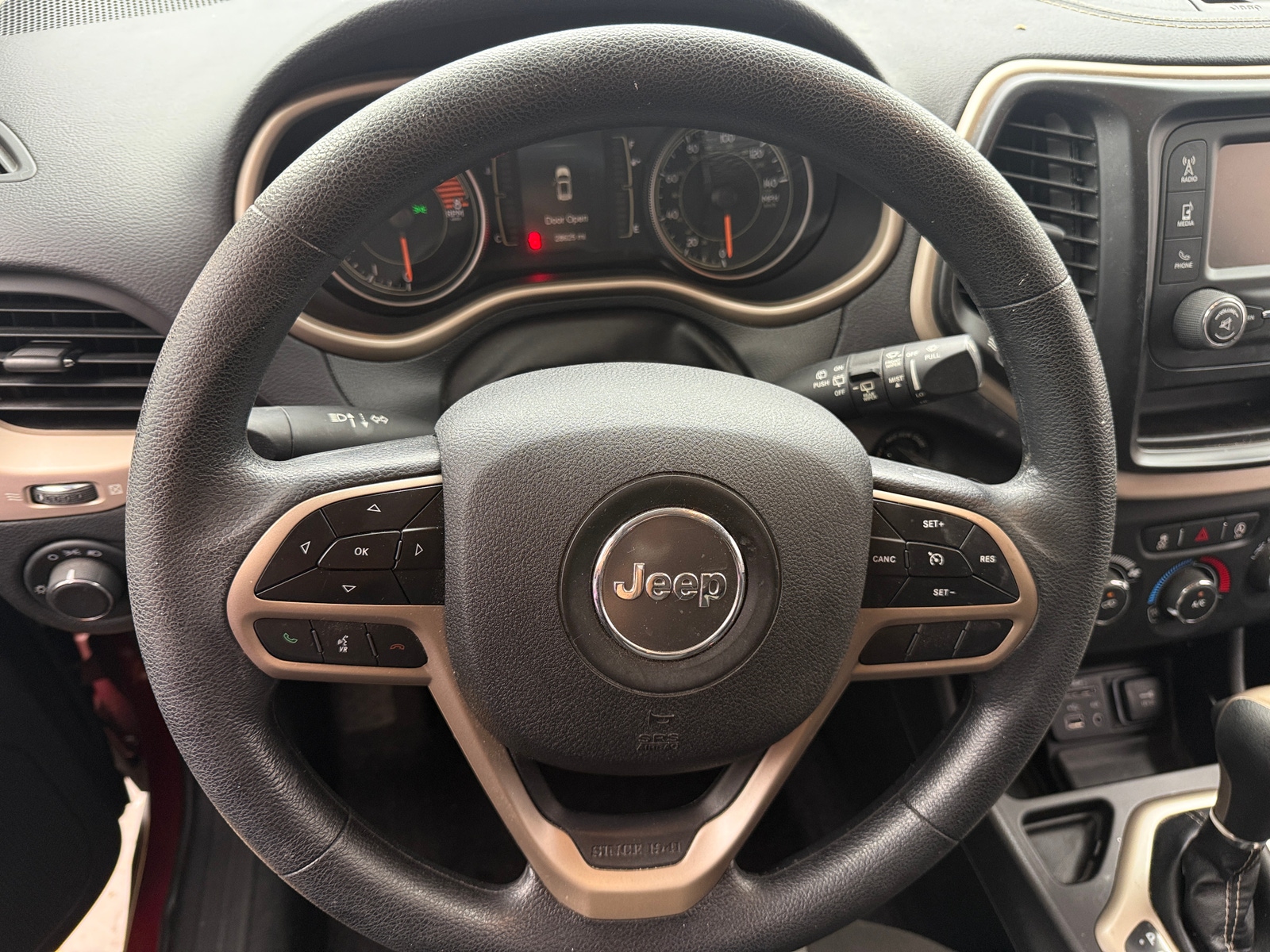 Thumbnail: 2017 Jeep Cherokee - 5