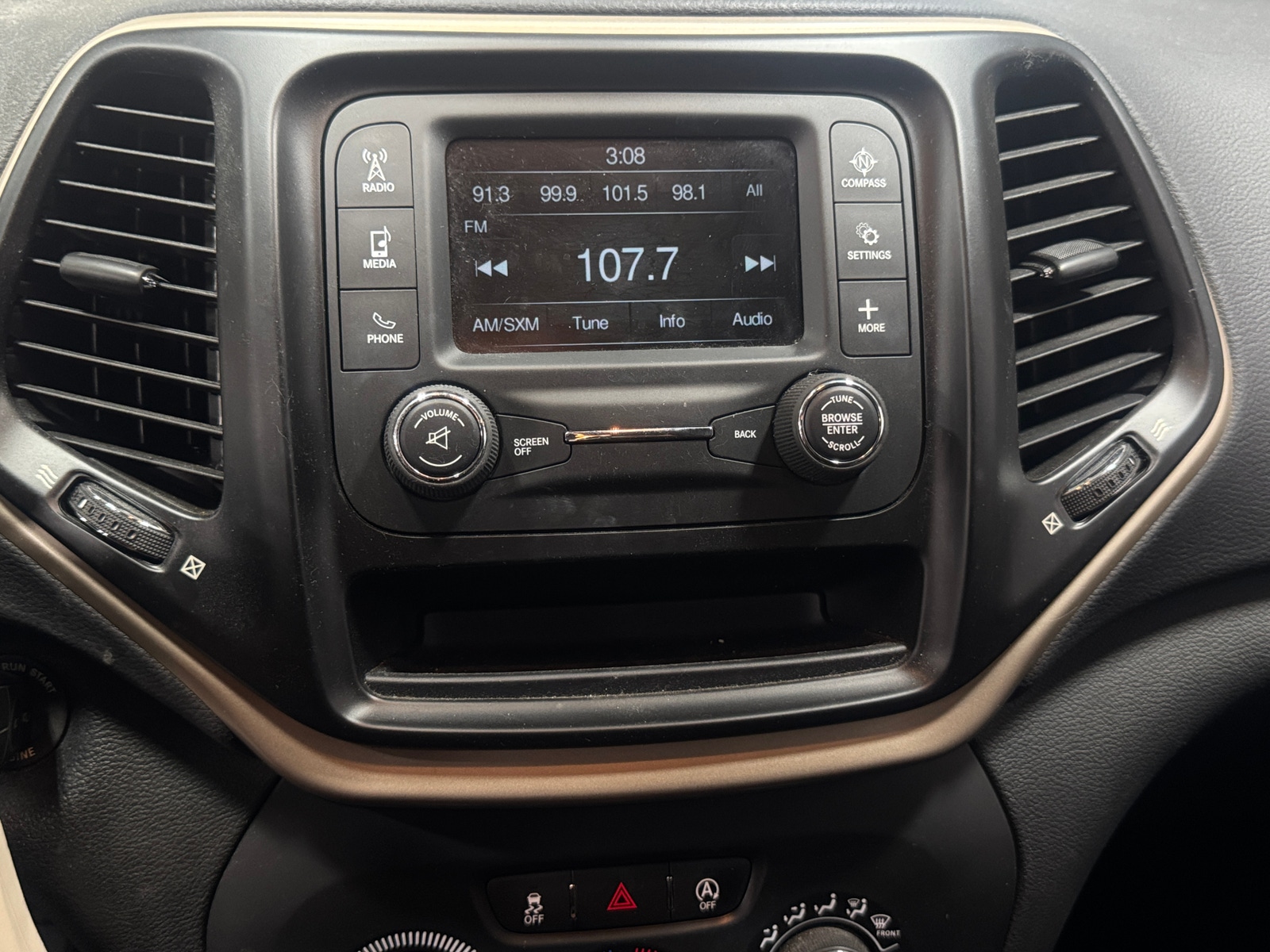 Thumbnail: 2017 Jeep Cherokee - 4