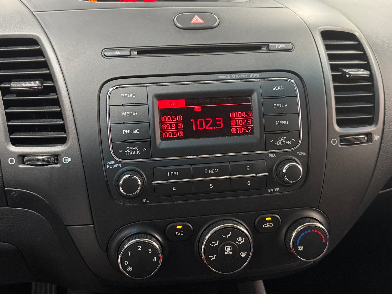 Thumbnail: 2015 Kia Forte - 4