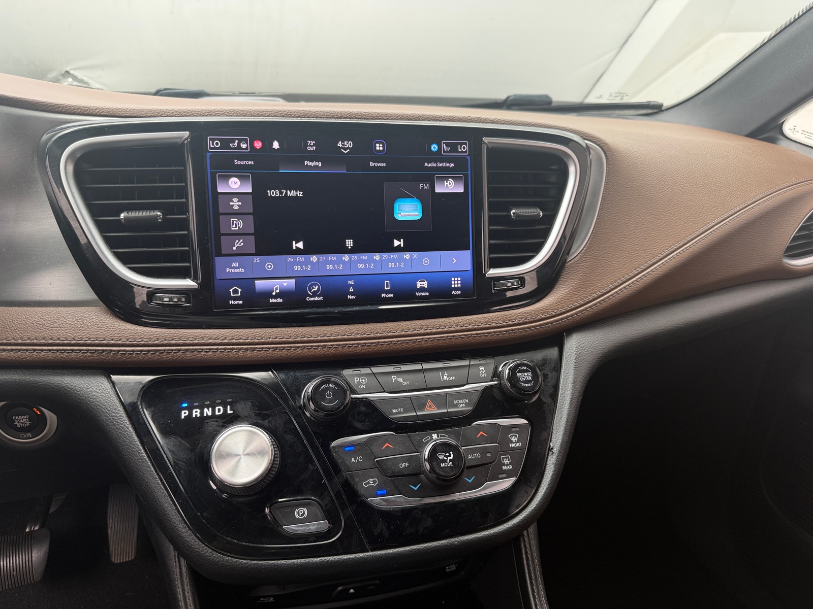 Thumbnail: 2021 Chrysler Pacifica - 3