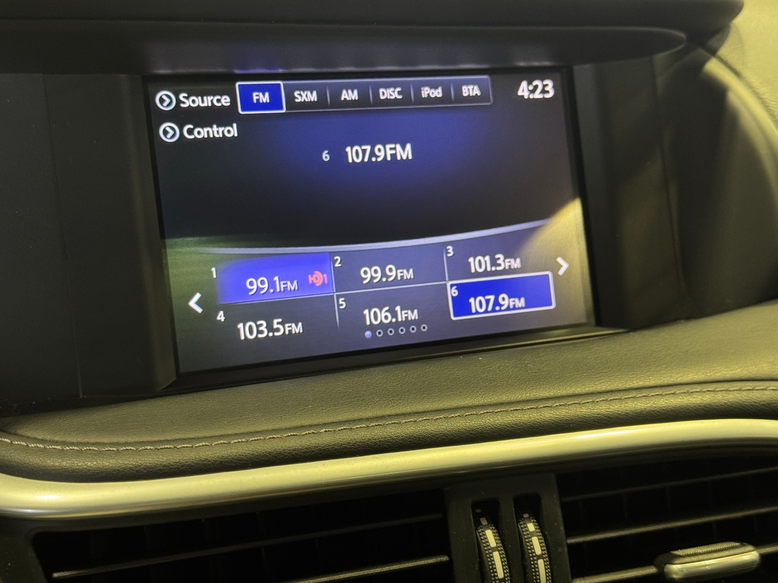 Thumbnail: 2019 INFINITI QX30 - 3