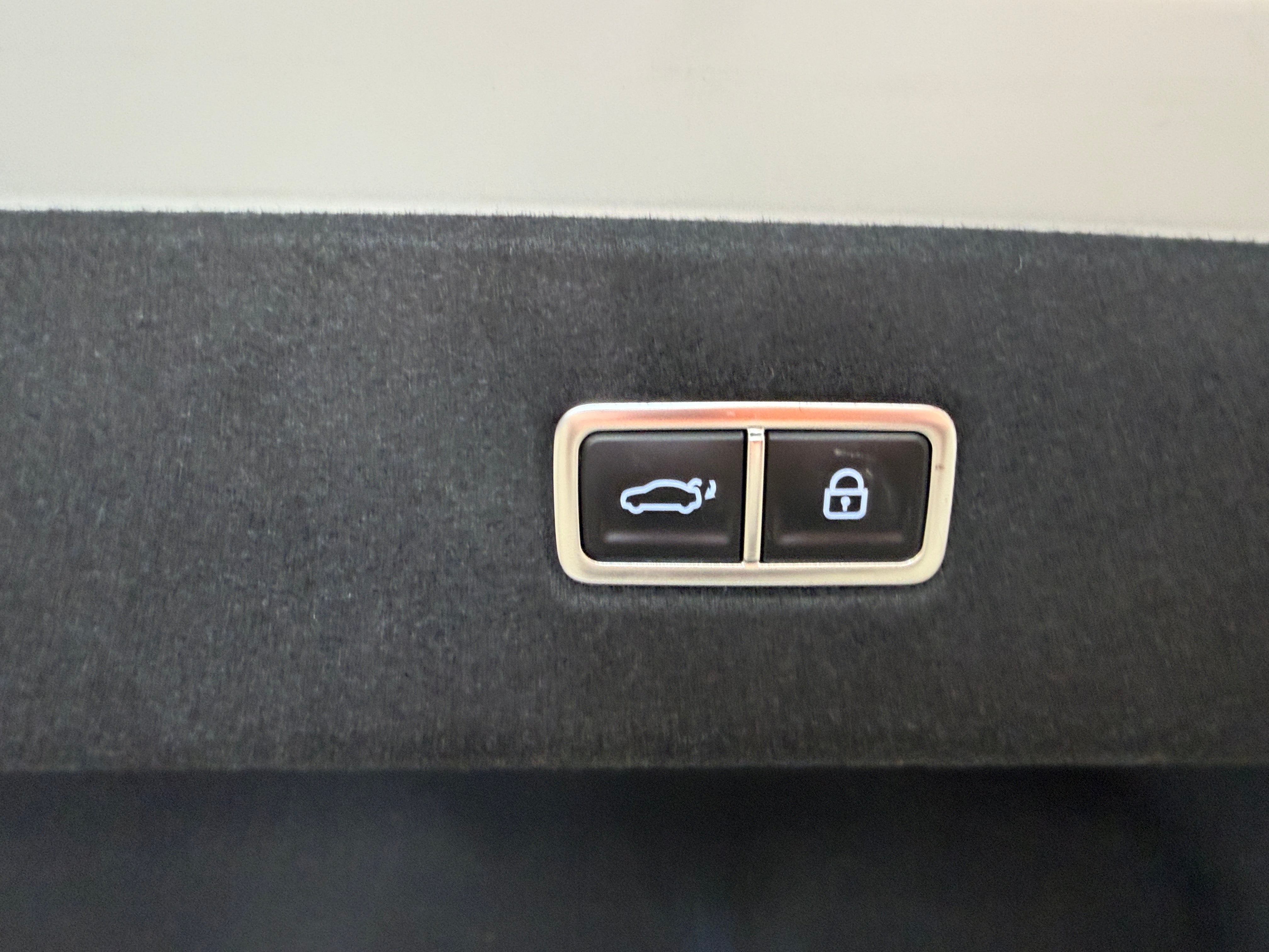 Used 2024 Hyundai IONIQ 6 SE with VIN KMHM24AA1RA077196 for sale in Oak Creek, WI