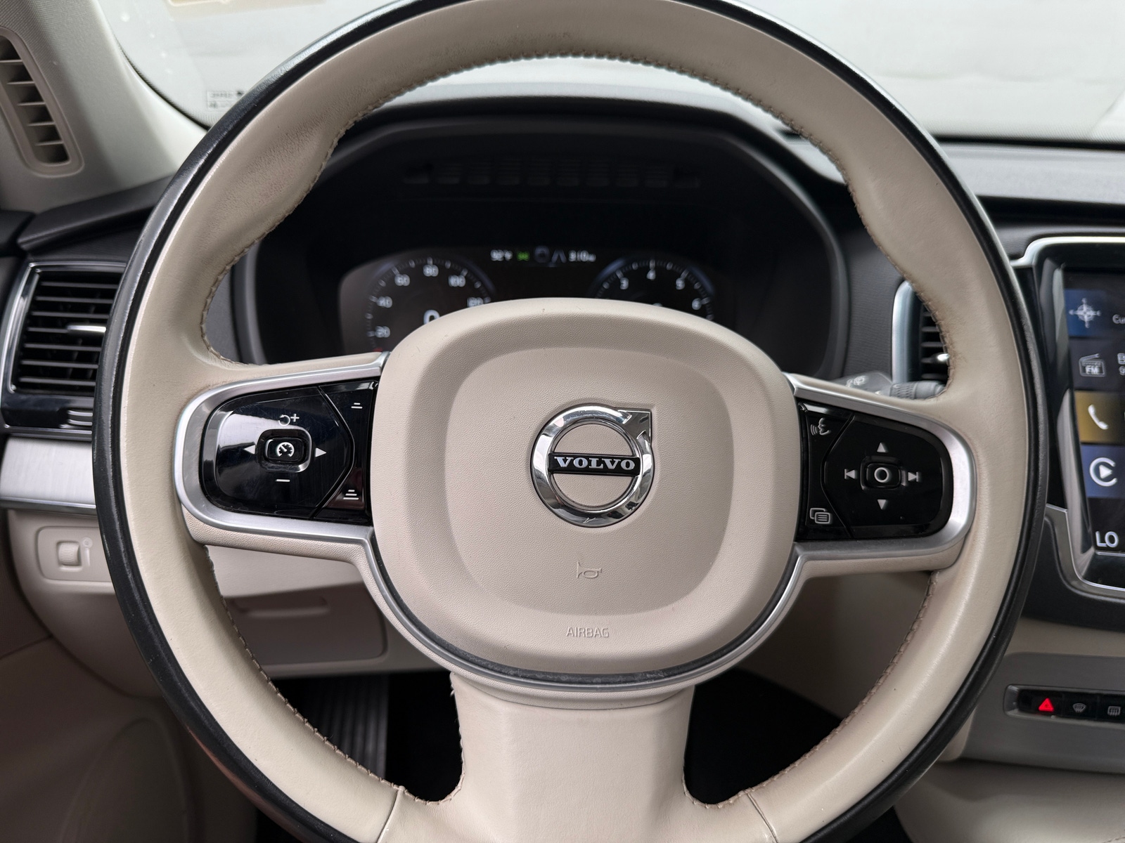 Thumbnail: 2021 Volvo XC90 - 4