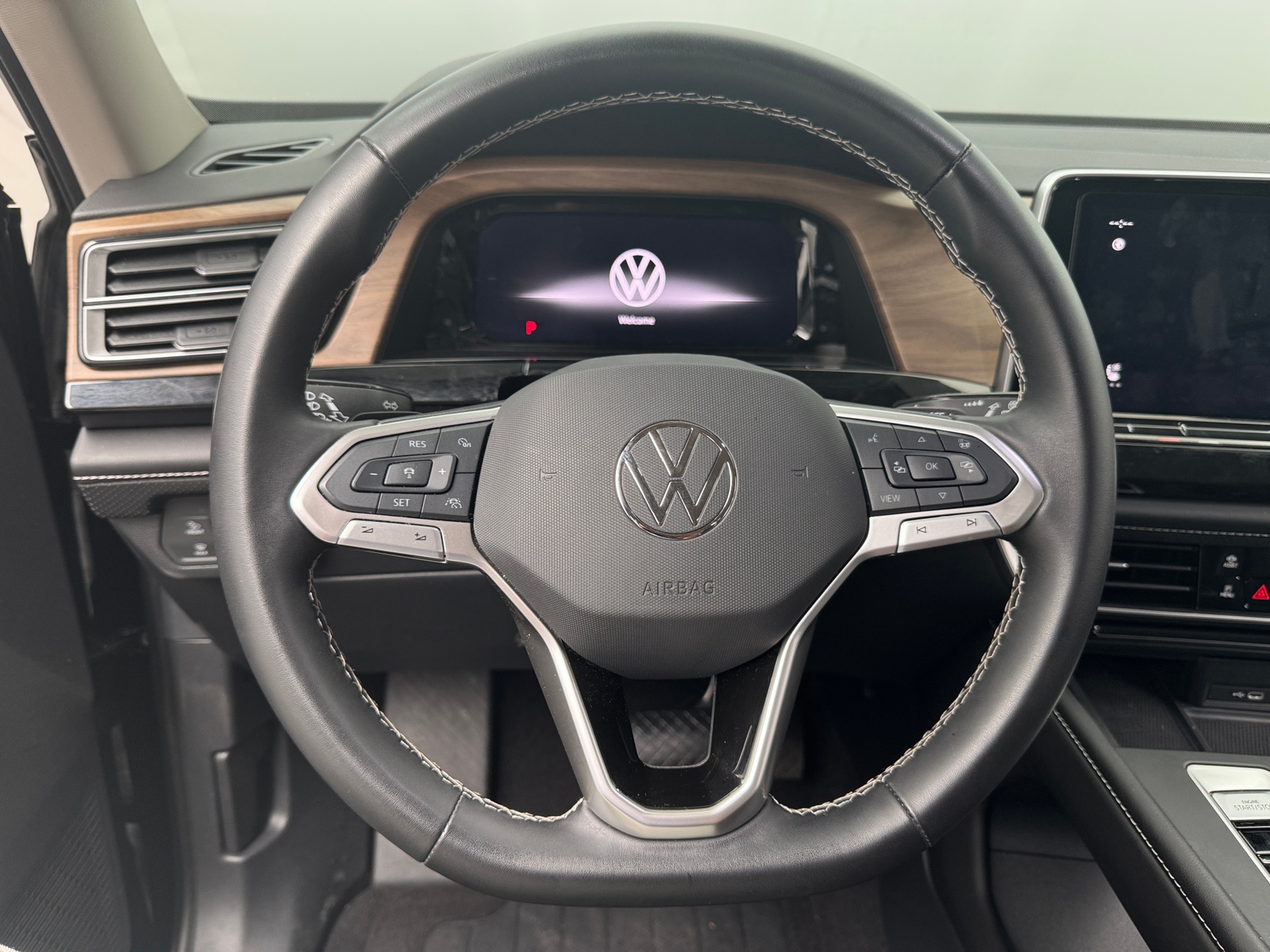 Thumbnail: 2024 Volkswagen Atlas - 4