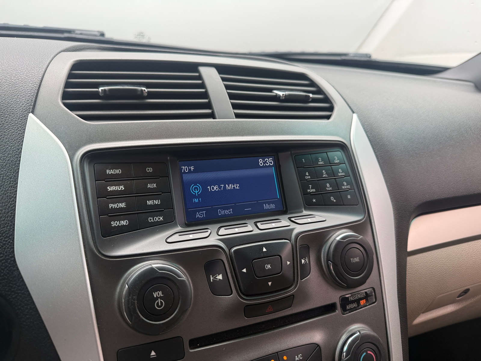 Thumbnail: 2015 Ford Explorer - 4