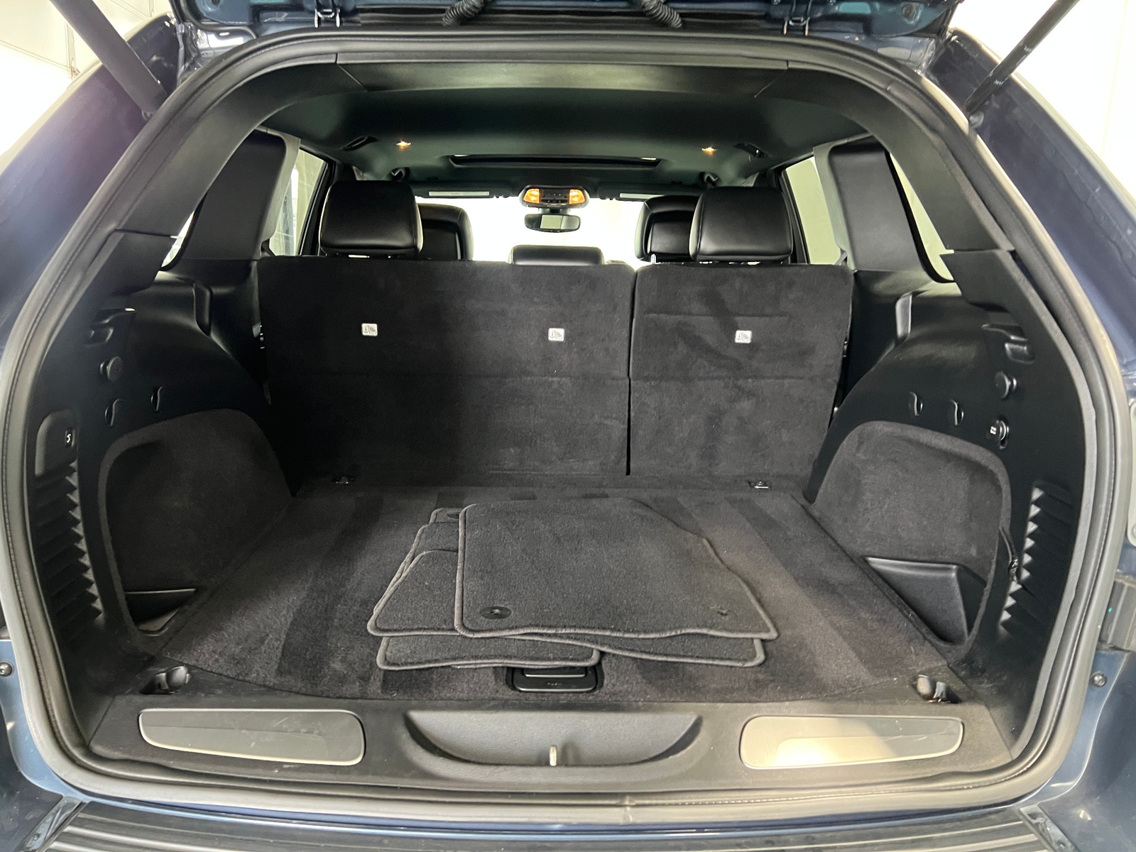 Thumbnail: 2019 Jeep Grand Cherokee - 6