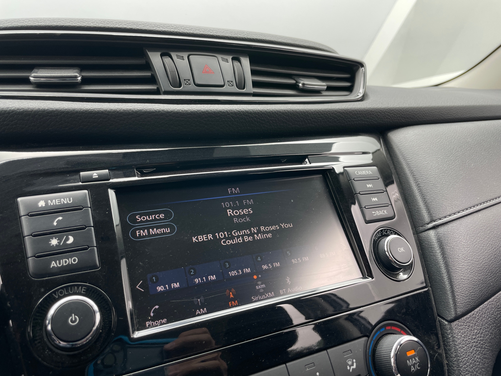 Thumbnail: 2019 Nissan Rogue - 4