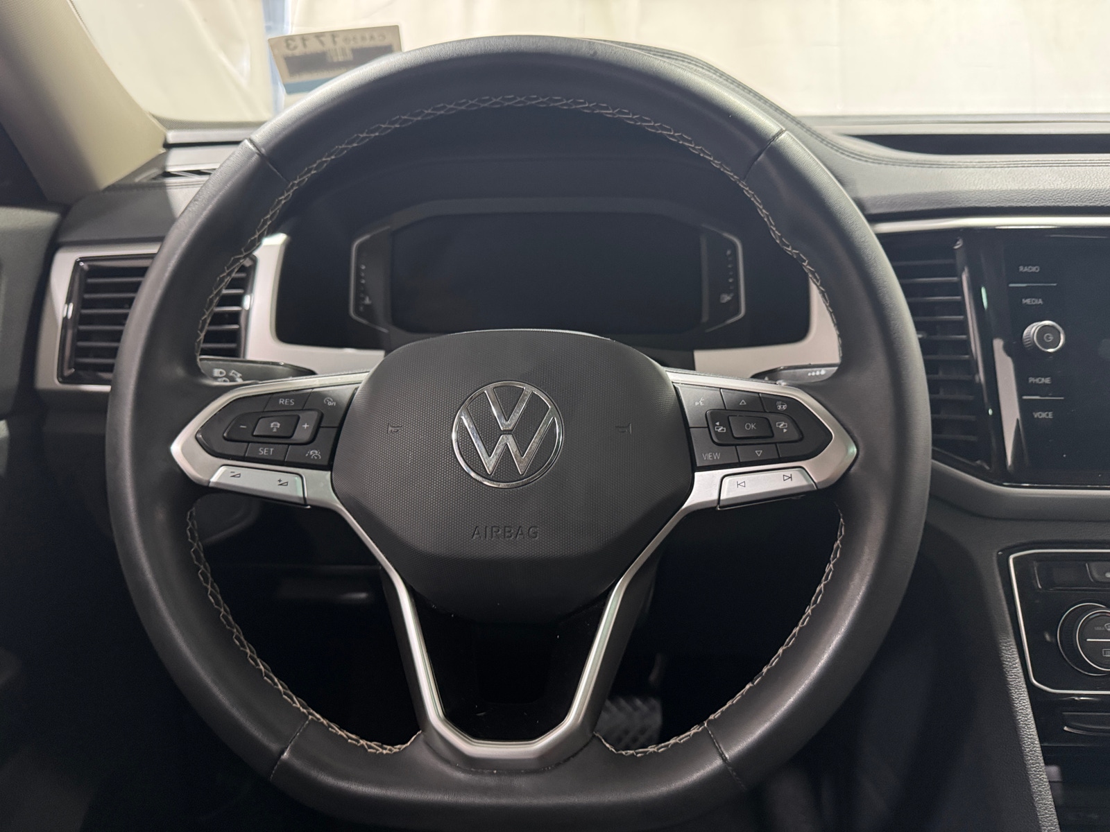Thumbnail: 2023 Volkswagen Atlas - 4