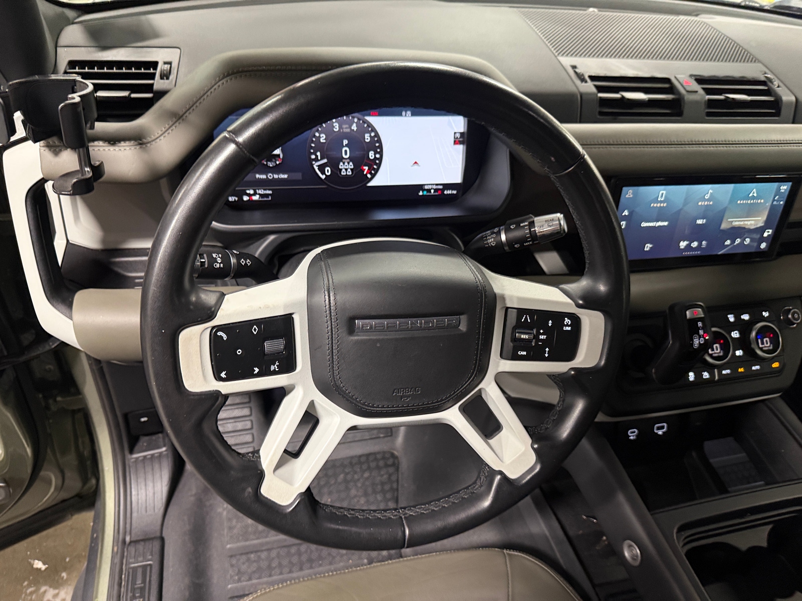 Thumbnail: 2020 Land Rover Defender - 4