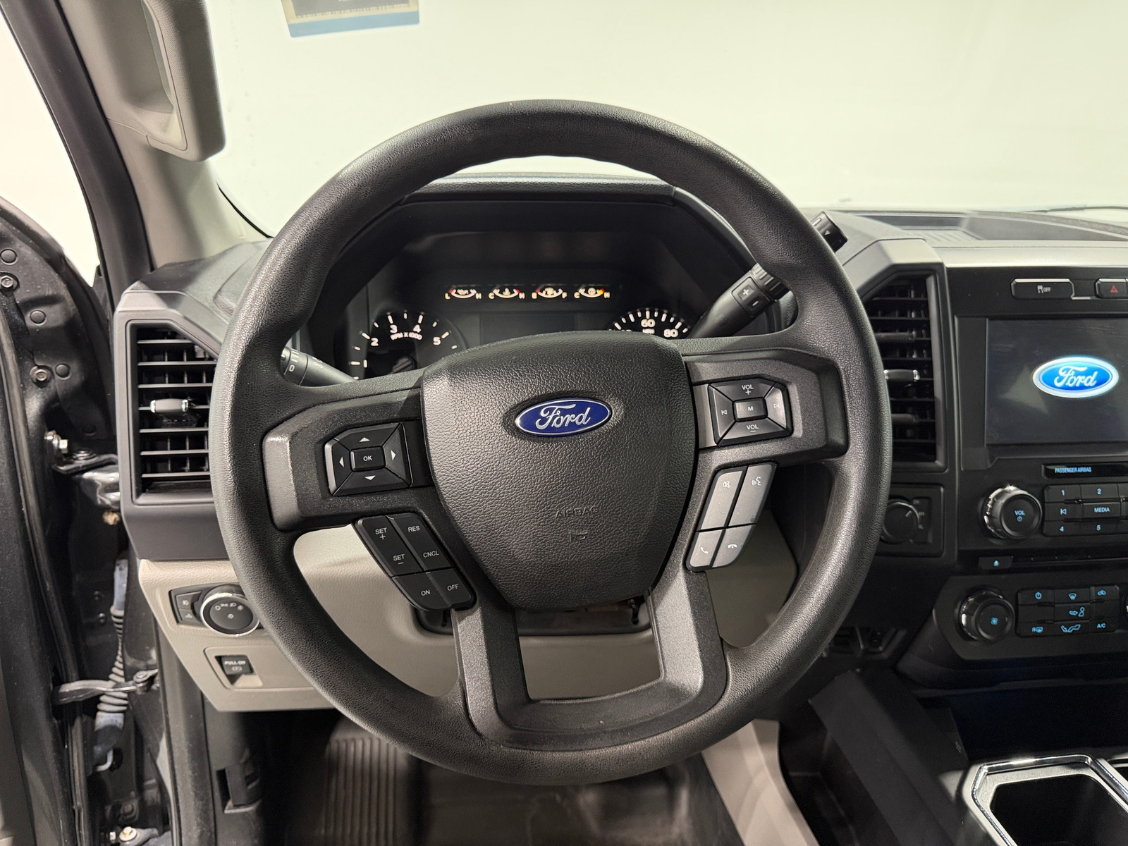Thumbnail: 2018 Ford Econoline - 5