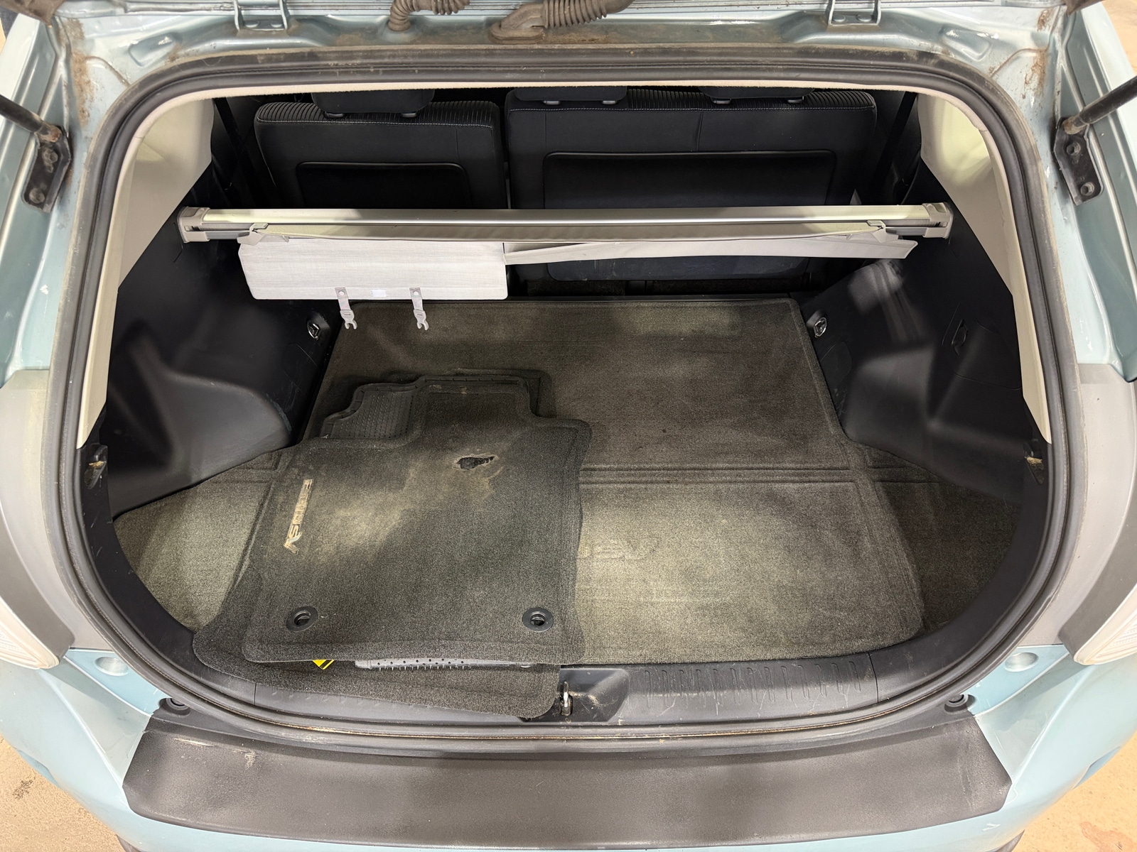 Thumbnail: 2015 Toyota Prius v - 7
