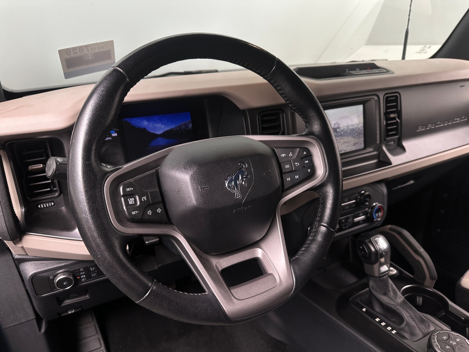 Thumbnail: 2022 Ford Bronco - 5