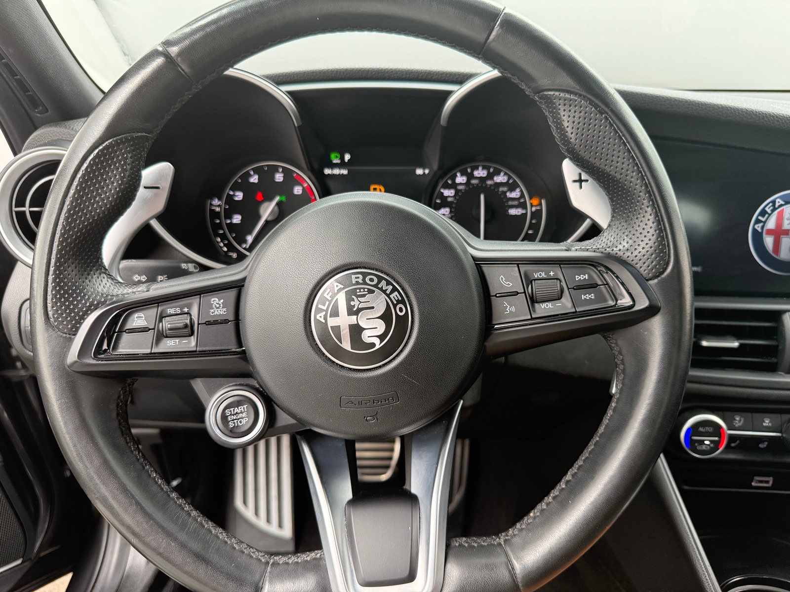 Thumbnail: 2022 Alfa Romeo Giulia - 4