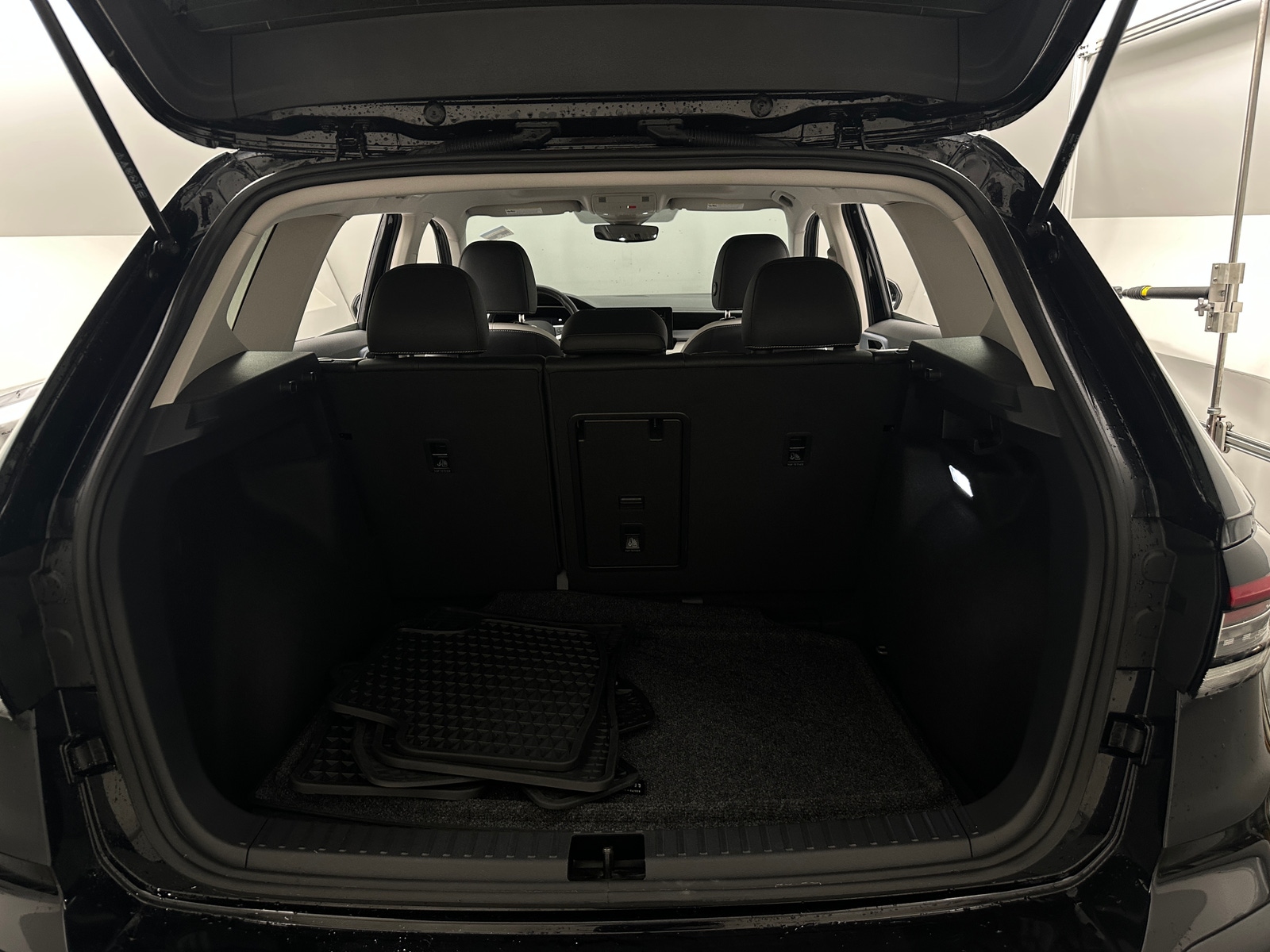 Thumbnail: 2025 Volkswagen Taos - 6