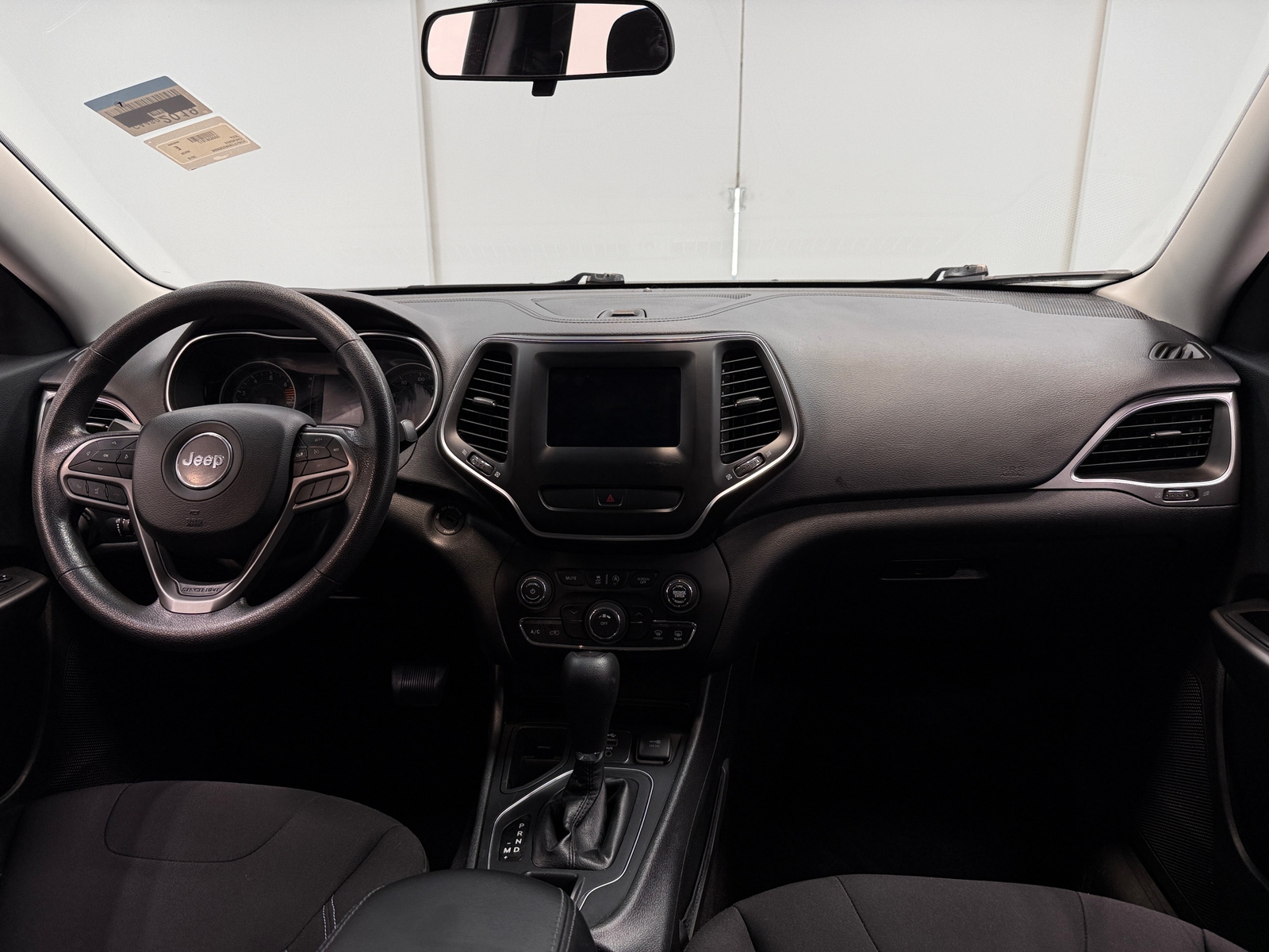 Thumbnail: 2019 Jeep Cherokee - 3