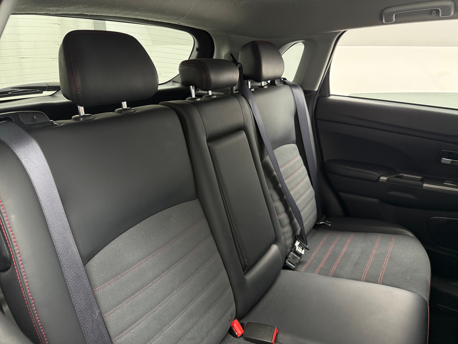 Thumbnail: 2024 Mitsubishi Outlander Sport - 6