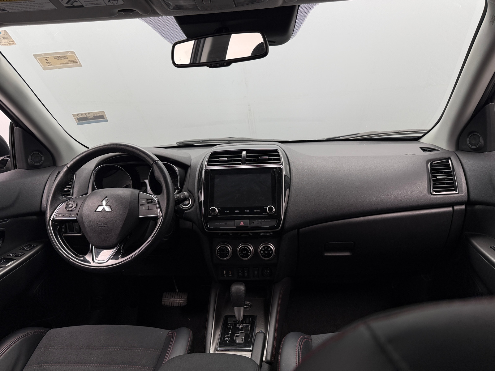 Thumbnail: 2024 Mitsubishi Outlander Sport - 3