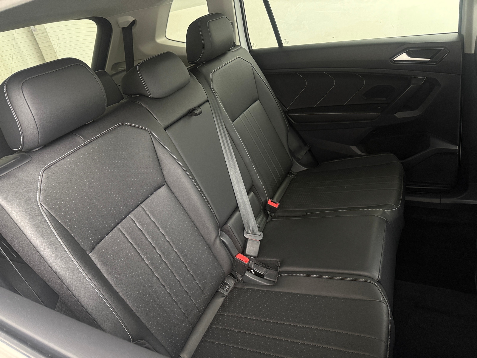 Thumbnail: 2023 Volkswagen Tiguan - 6