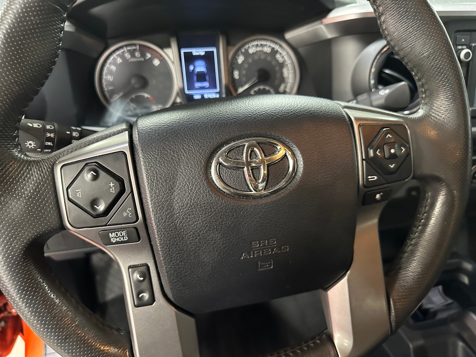 Thumbnail: 2016 Toyota Tacoma - 5