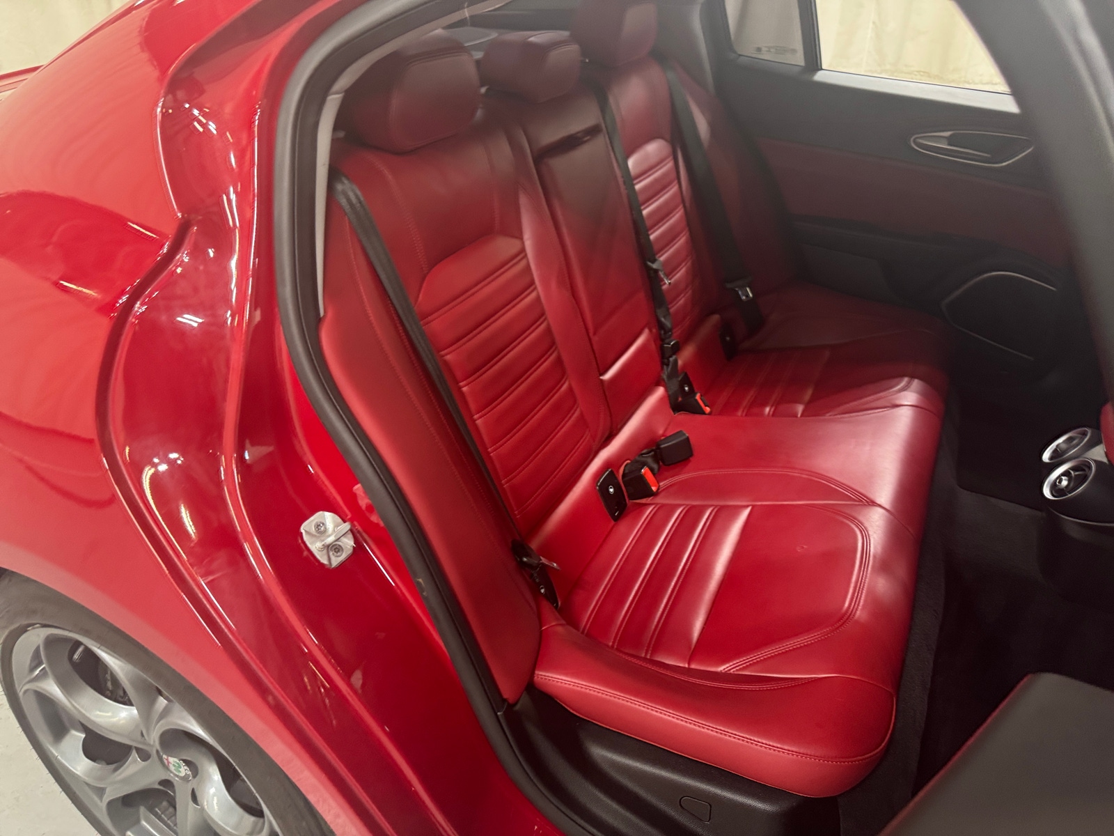 Thumbnail: 2018 Alfa Romeo Giulia - 5