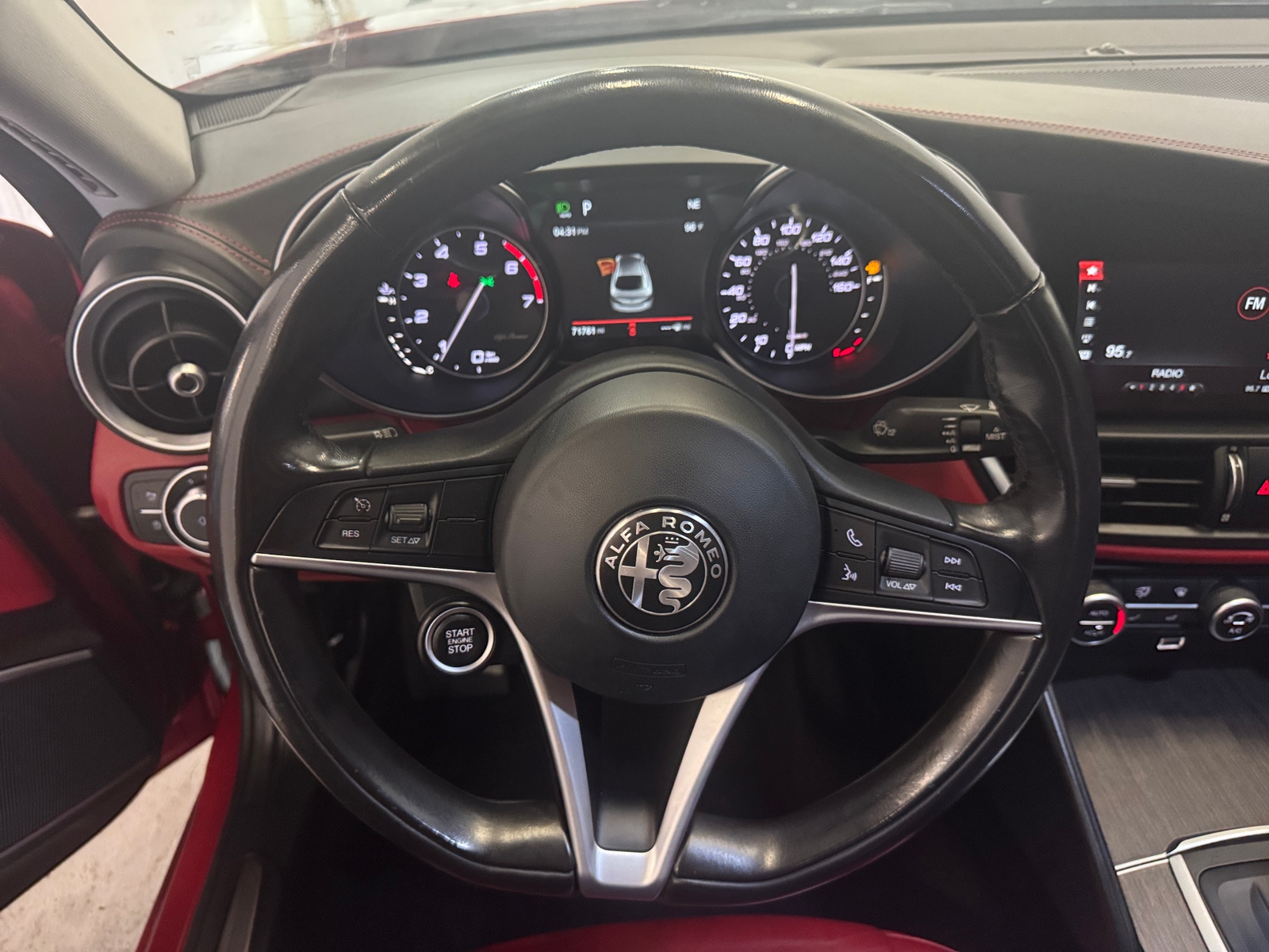 Thumbnail: 2018 Alfa Romeo Giulia - 4