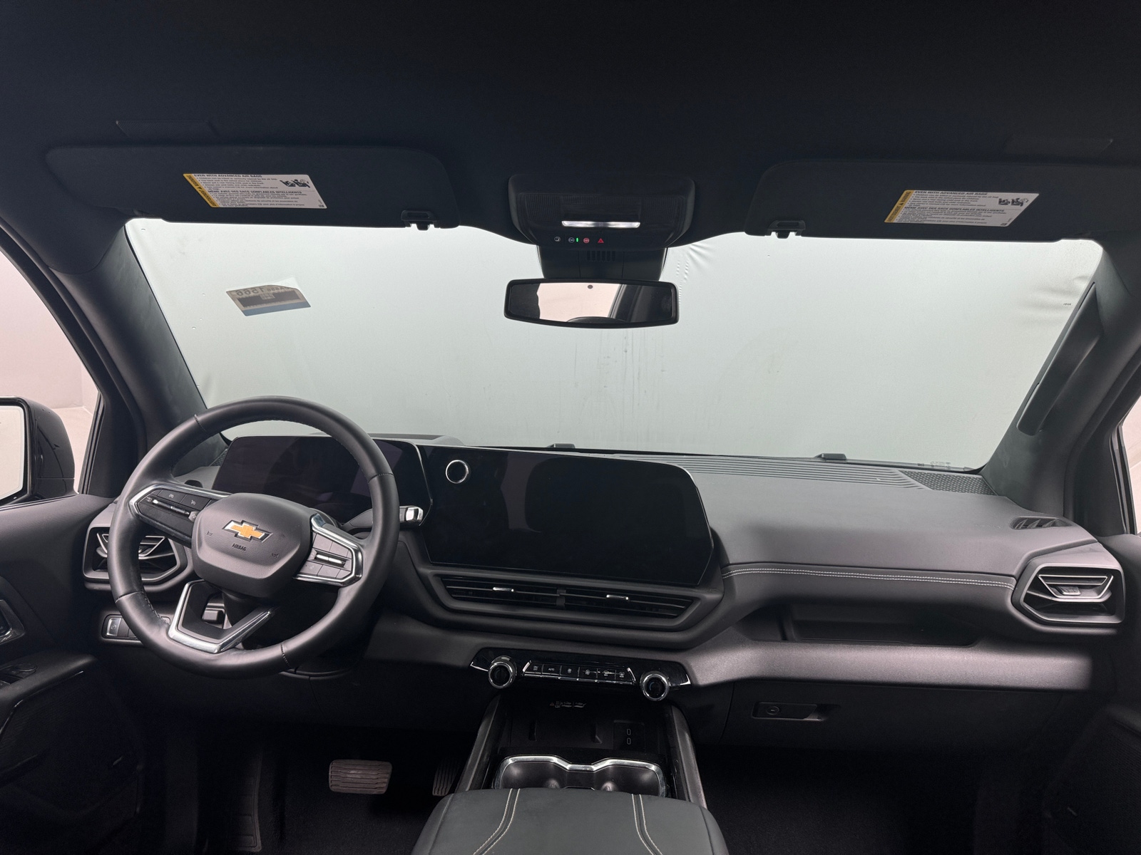 Thumbnail: 2025 Chevrolet Silverado EV - 2