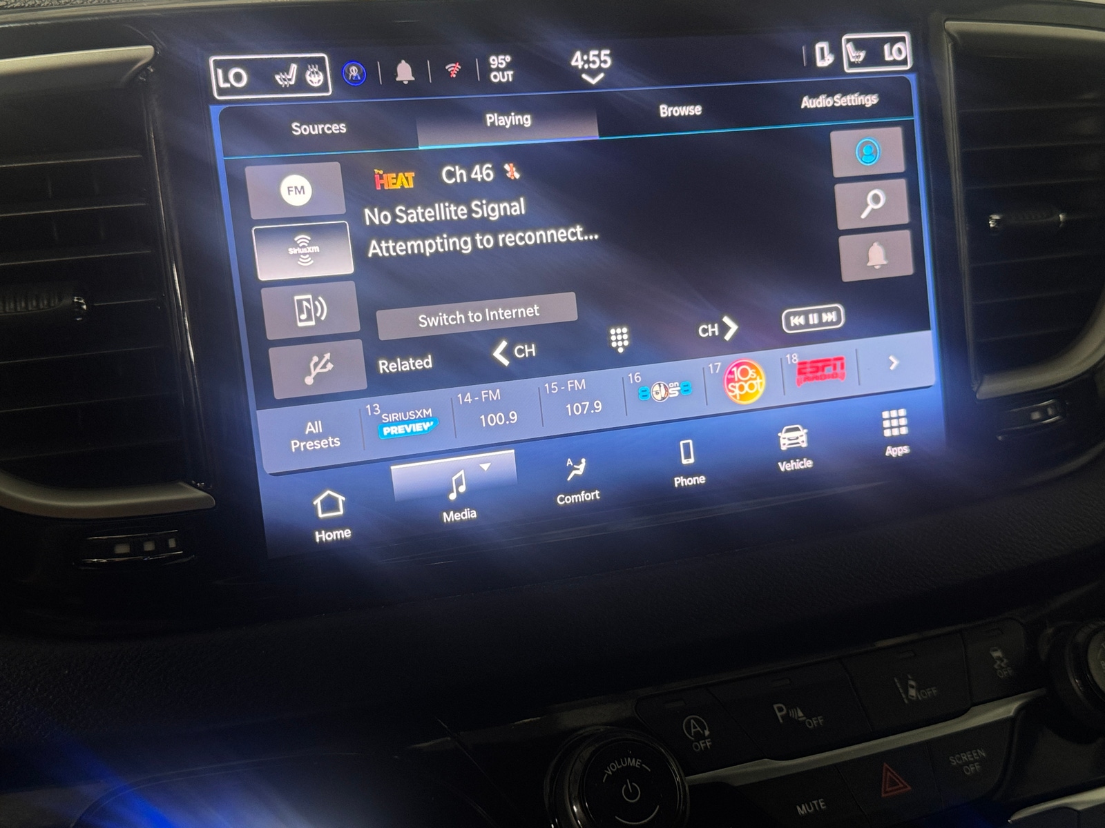 Thumbnail: 2025 Chrysler Pacifica - 3