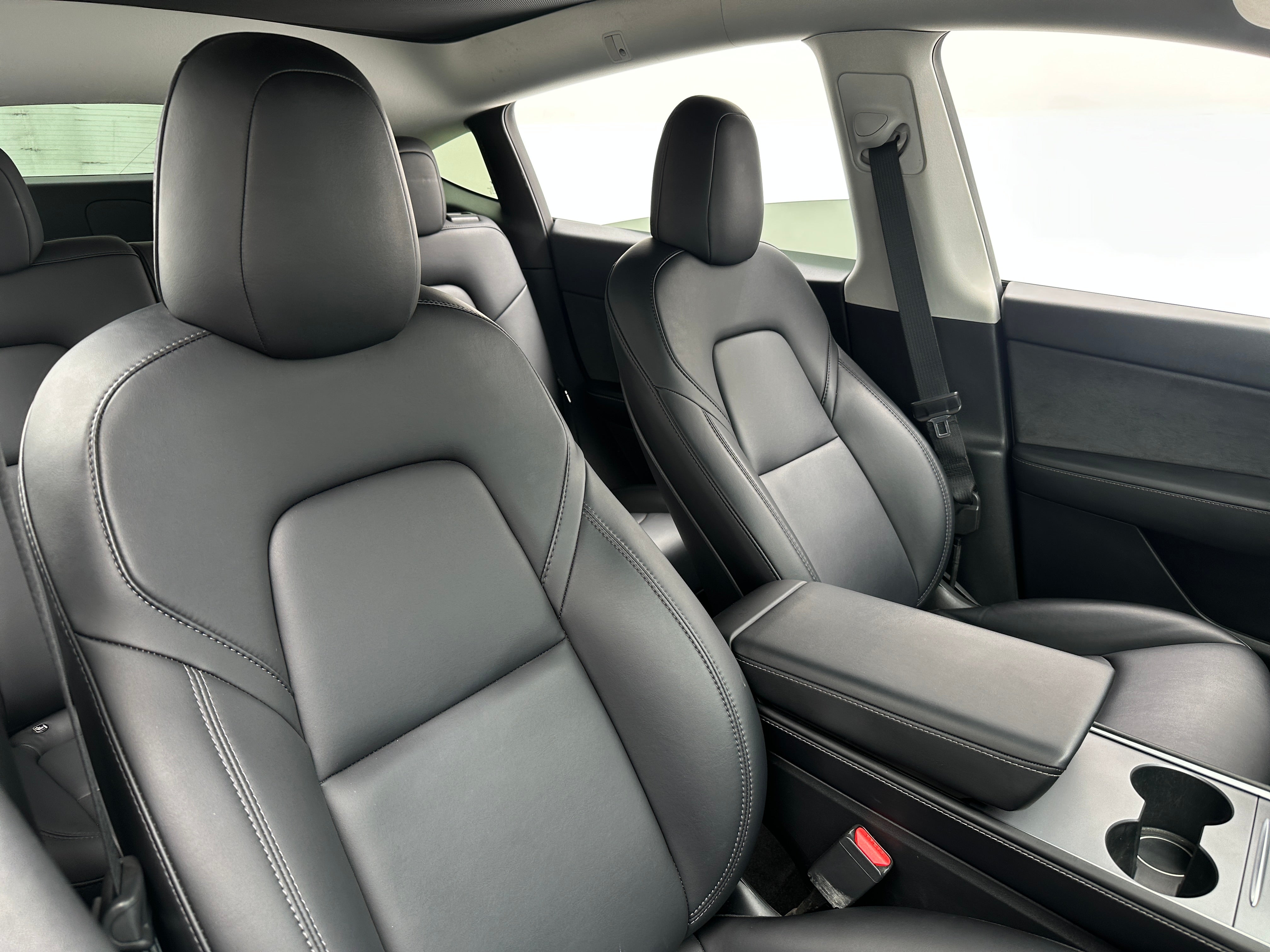 Used 2022 Tesla Model Y Long Range with VIN 7SAYGDEE3NF461361 for sale in Pewaukee, WI