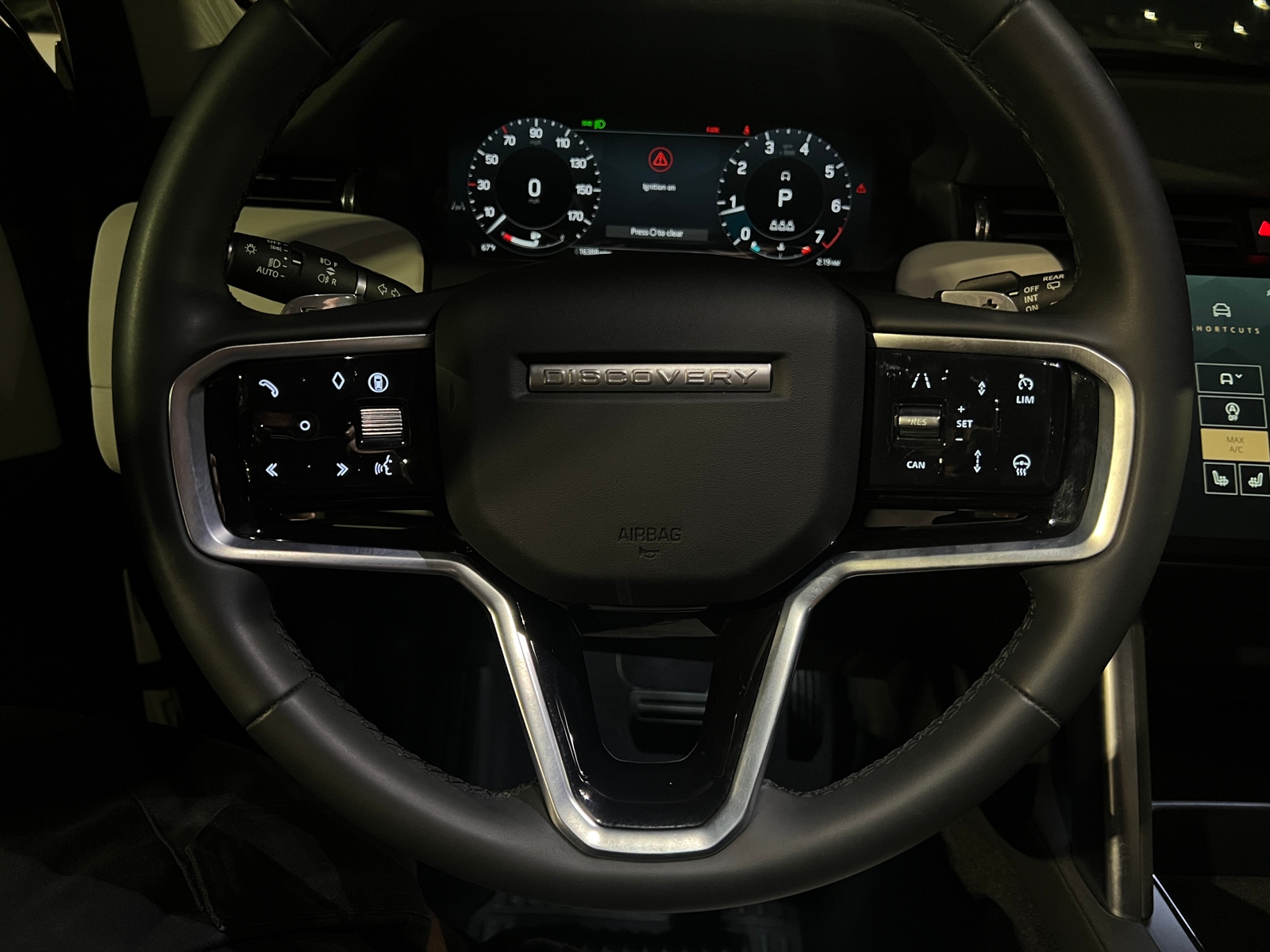 Thumbnail: 2024 Land Rover Discovery Sport - 4