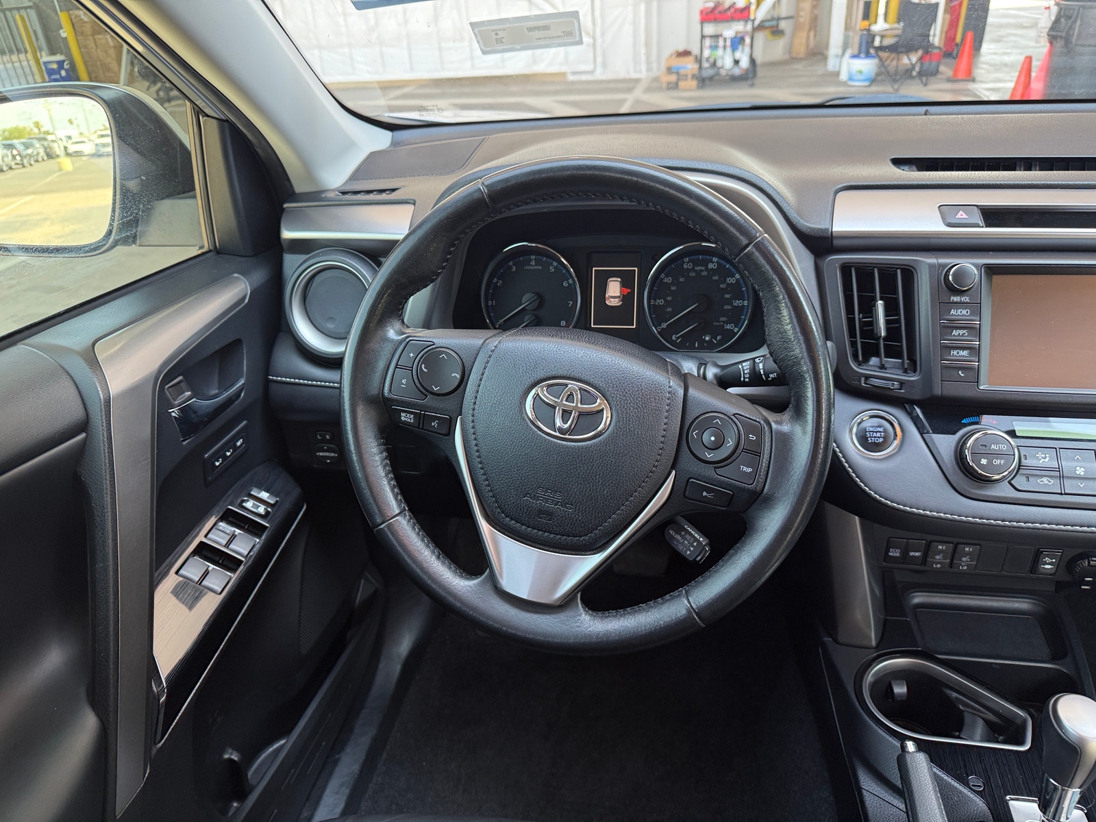 Thumbnail: 2018 Toyota RAV4 - 4