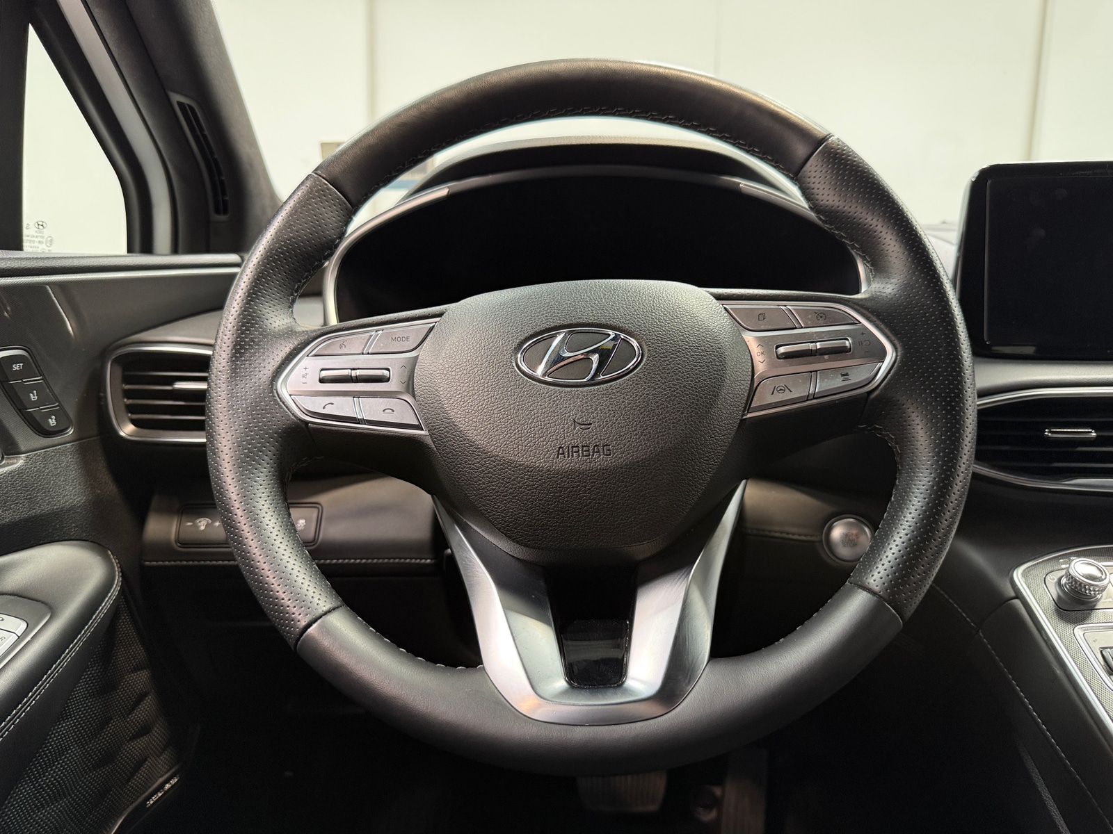 Thumbnail: 2022 Hyundai Santa Fe - 4