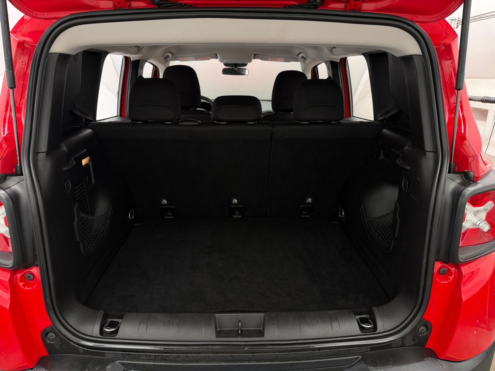 Thumbnail: 2020 Jeep Renegade - 7