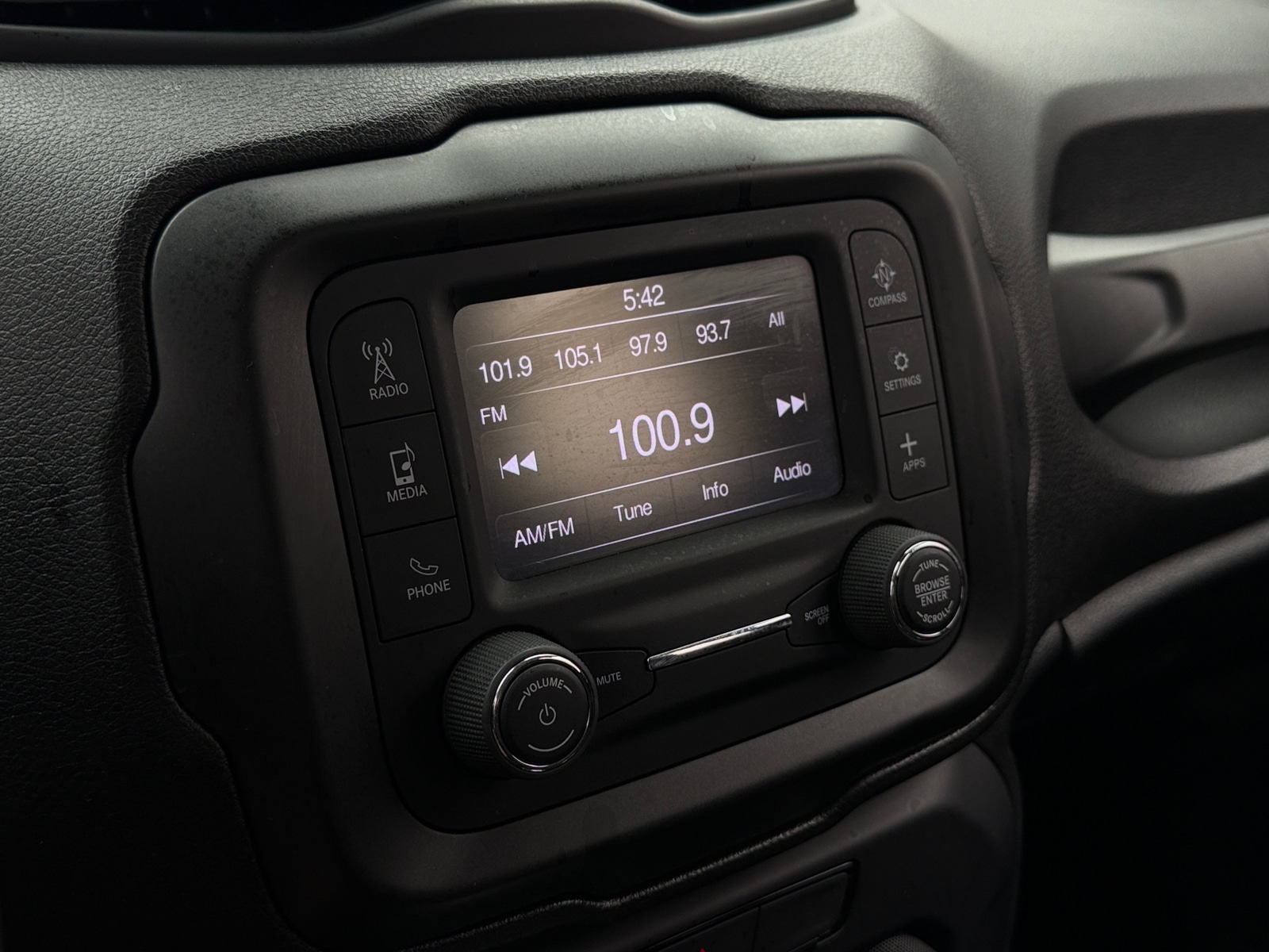 Thumbnail: 2020 Jeep Renegade - 4