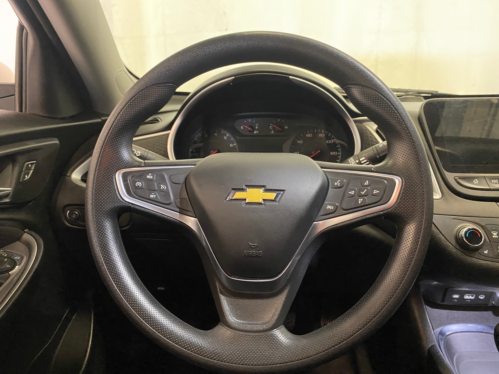Thumbnail: 2022 Chevrolet Malibu - 5