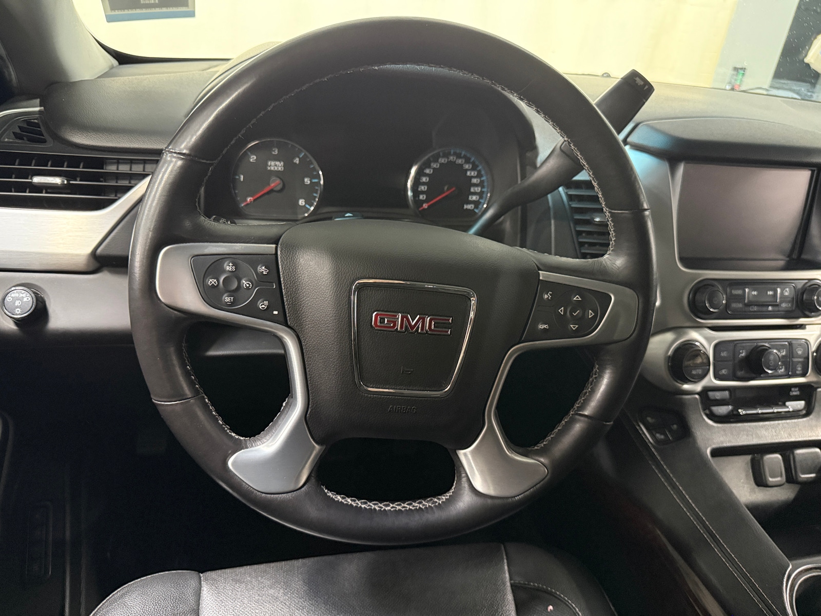 Thumbnail: 2017 GMC Yukon - 4