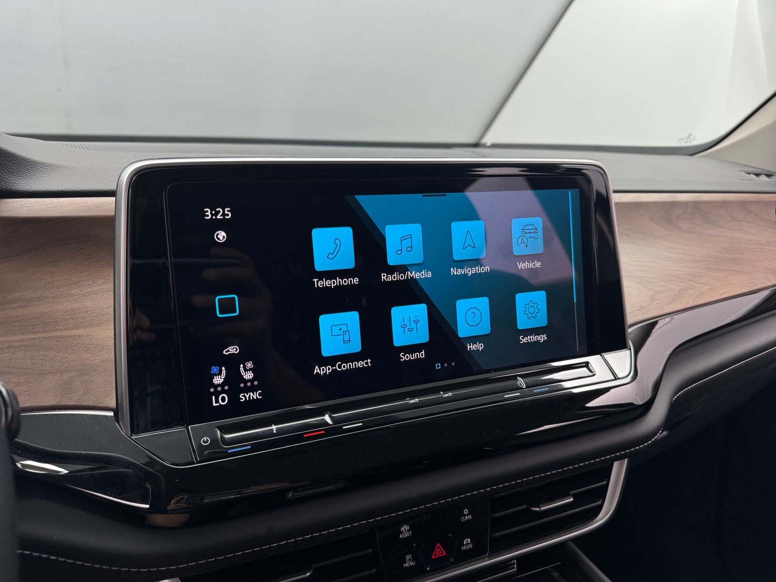 Thumbnail: 2026 Volkswagen Atlas - 3