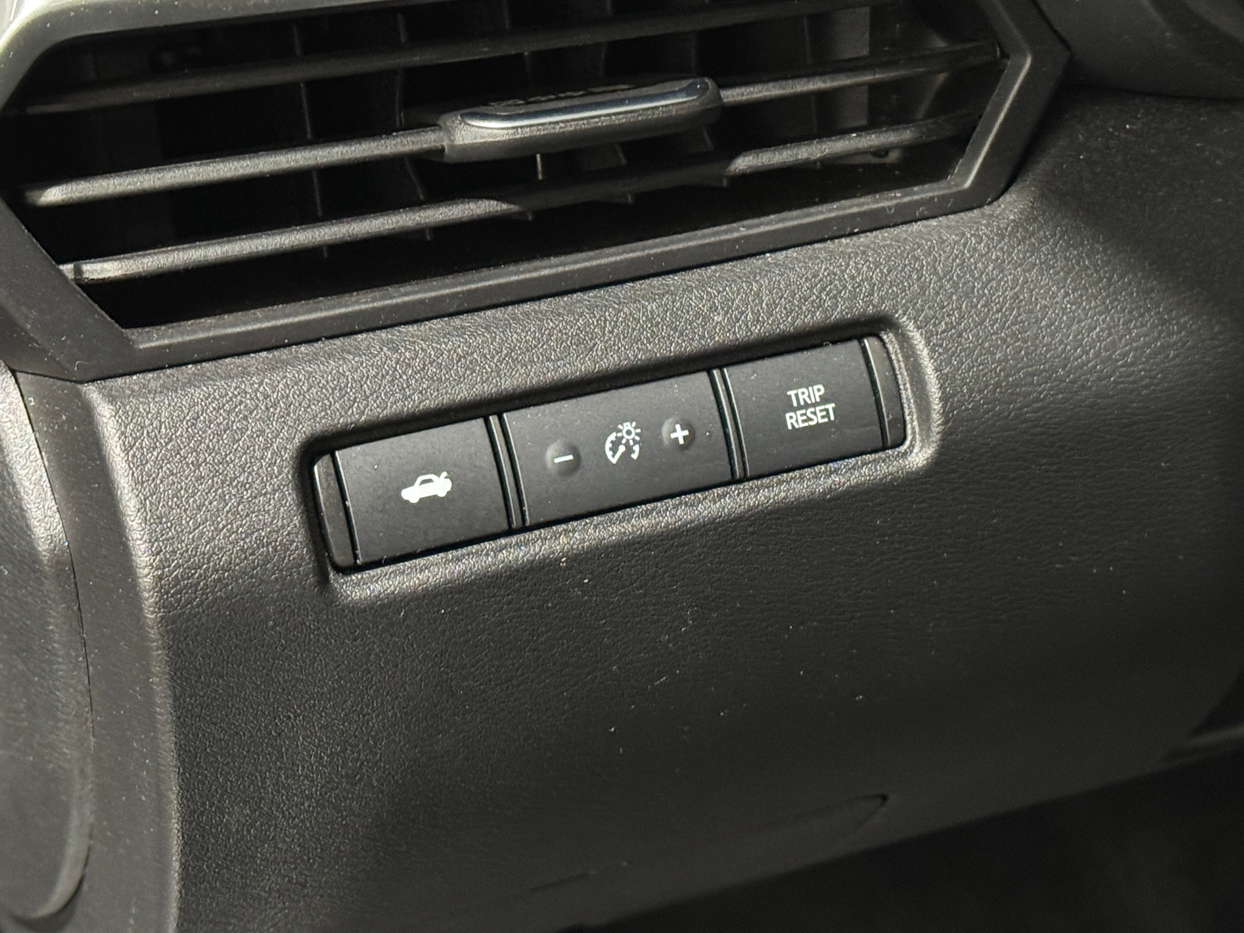 2025 Nissan Altima SV - Photo 10