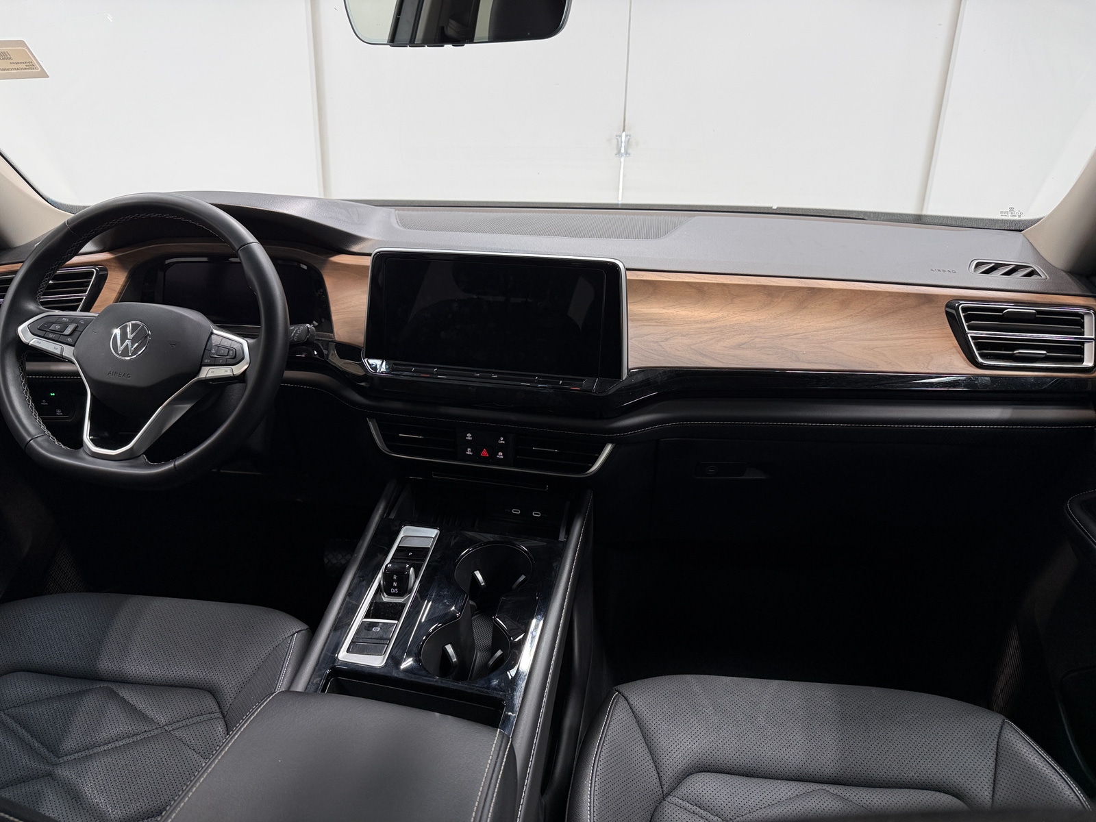 Thumbnail: 2026 Volkswagen Atlas - 2