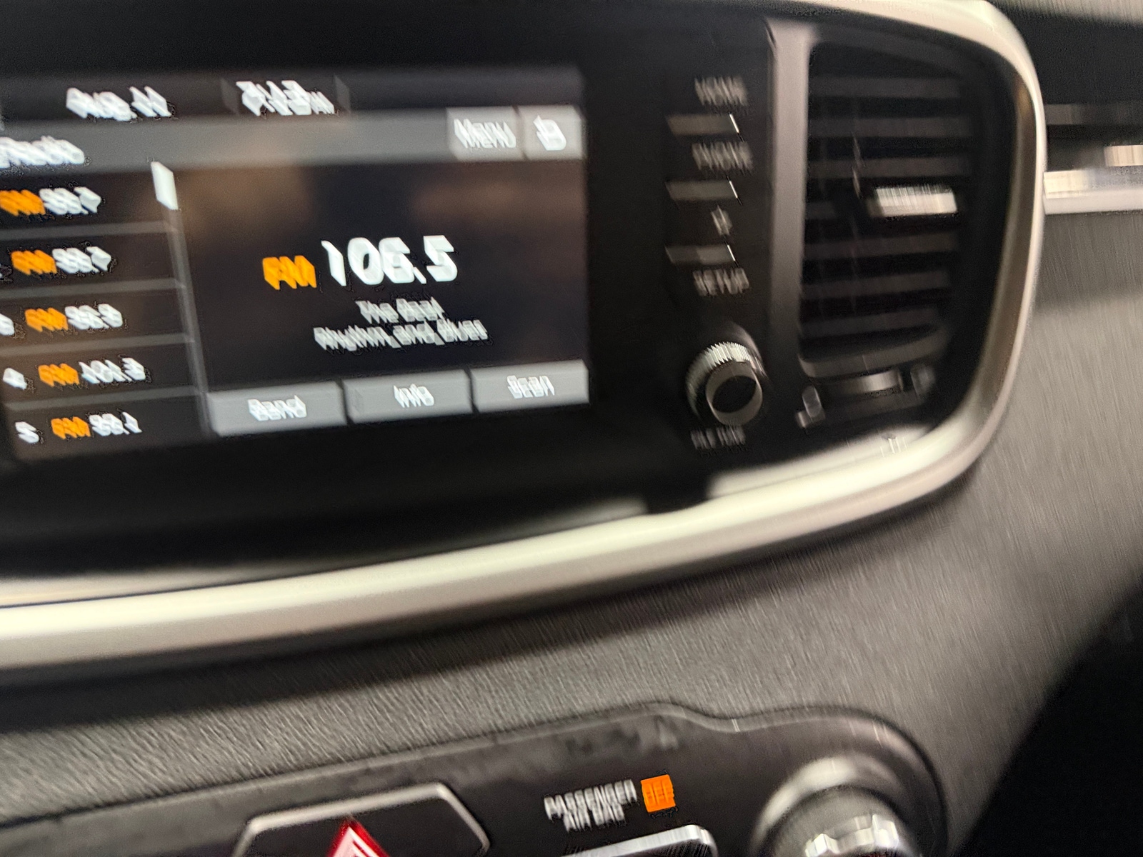 Thumbnail: 2019 Kia Sorento - 4