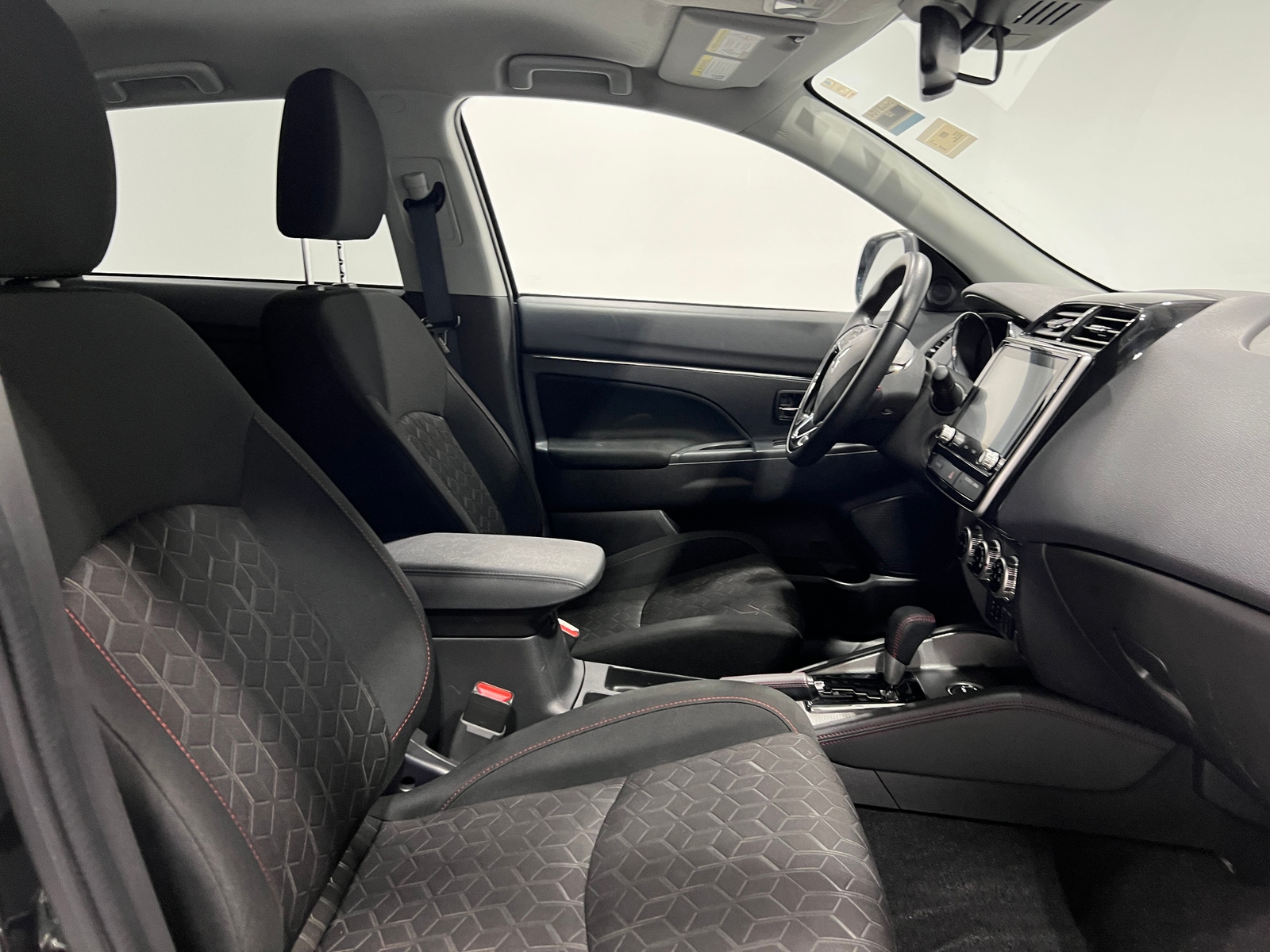 Thumbnail: 2025 Mitsubishi Outlander Sport - 2