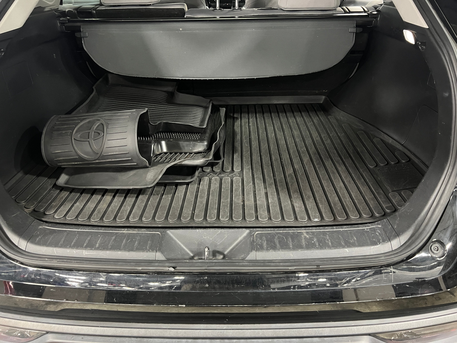 Thumbnail: 2021 Toyota Venza - 7