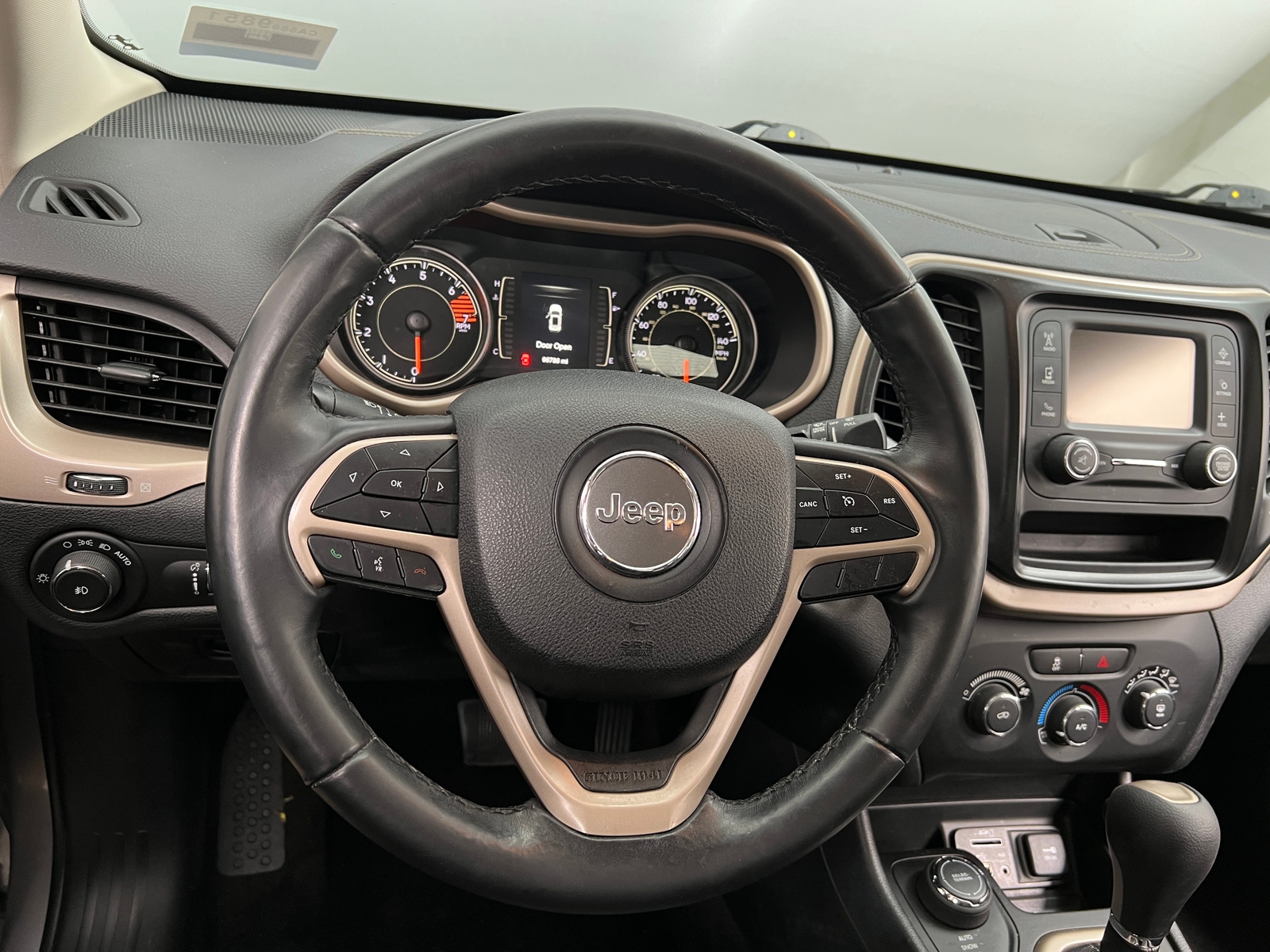 Thumbnail: 2018 Jeep Cherokee - 5