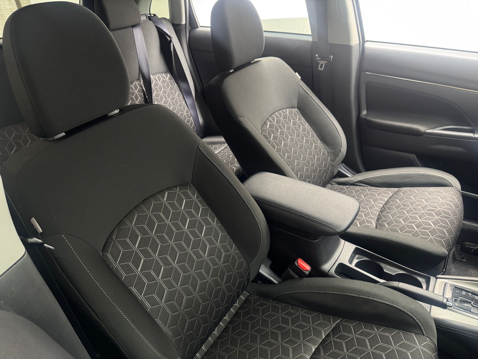 Thumbnail: 2024 Mitsubishi Outlander Sport - 2
