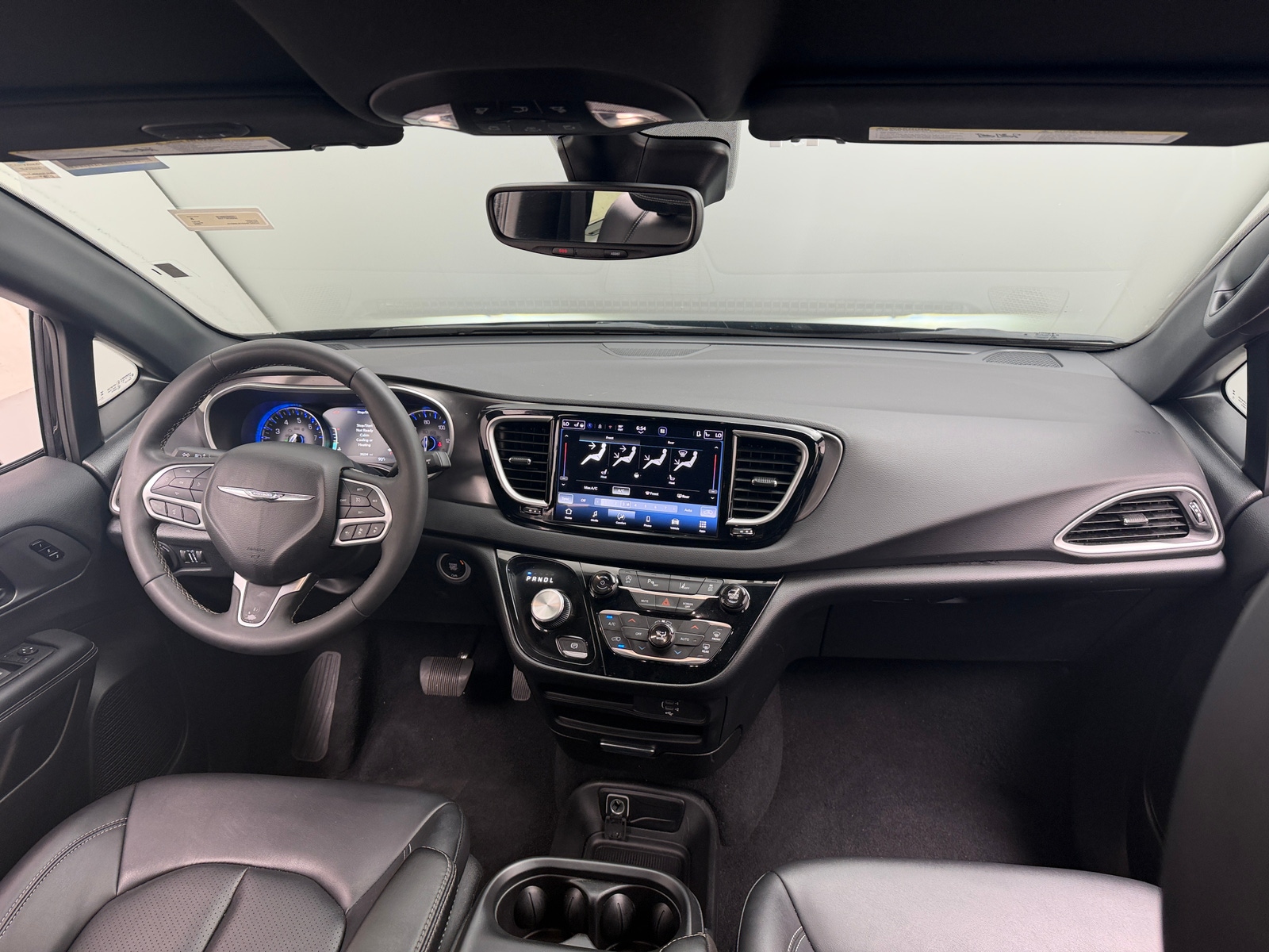 Thumbnail: 2026 Chrysler Pacifica - 2