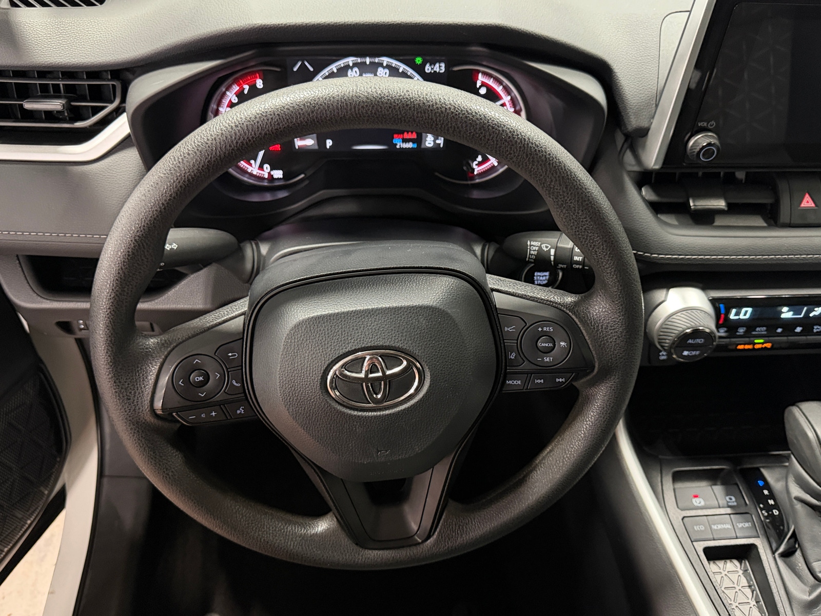 Thumbnail: 2025 Toyota RAV4 - 5