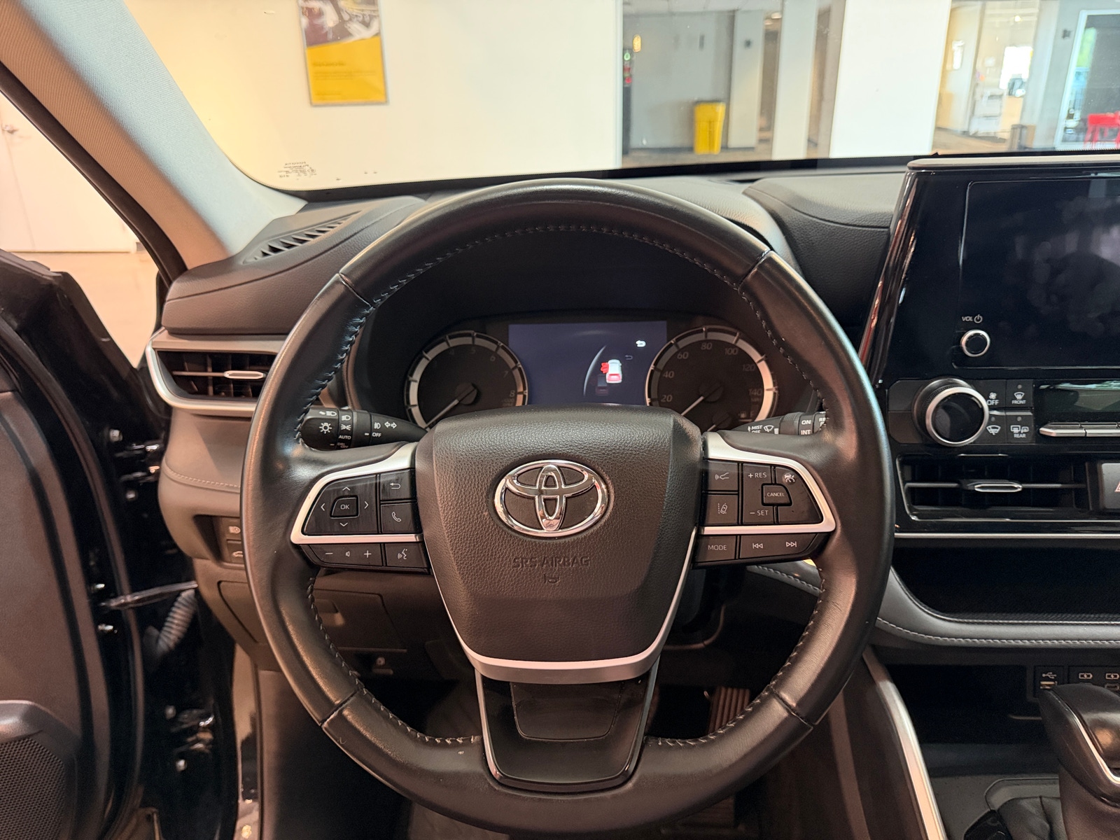 Thumbnail: 2025 Toyota Highlander - 5