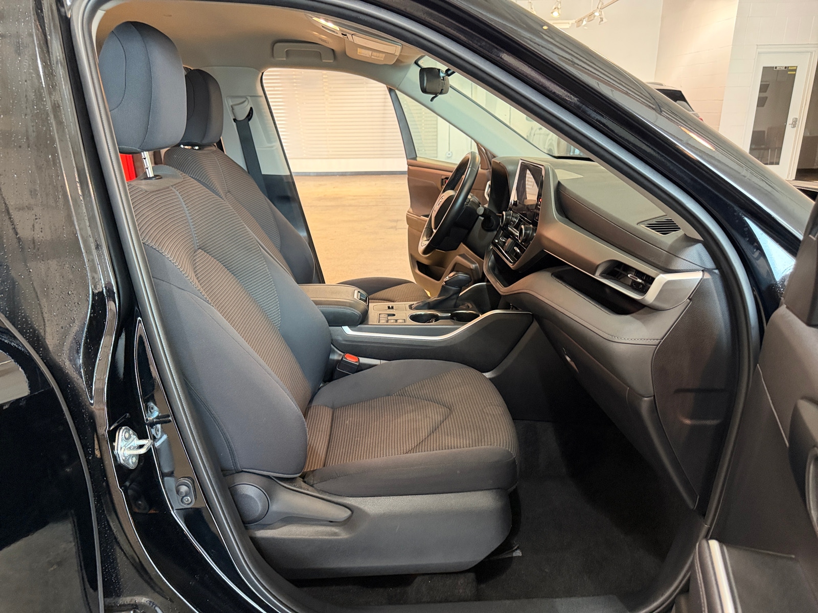Thumbnail: 2025 Toyota Highlander - 2